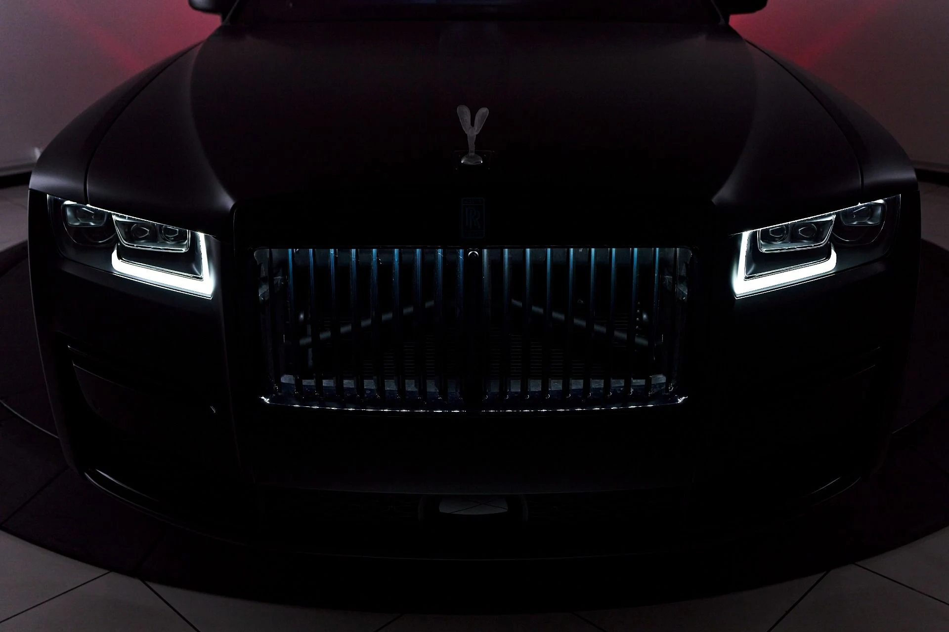 mph019_3246745064_Used_2024_Rolls_Royce_Ghost_Base_1755131984_4532057955