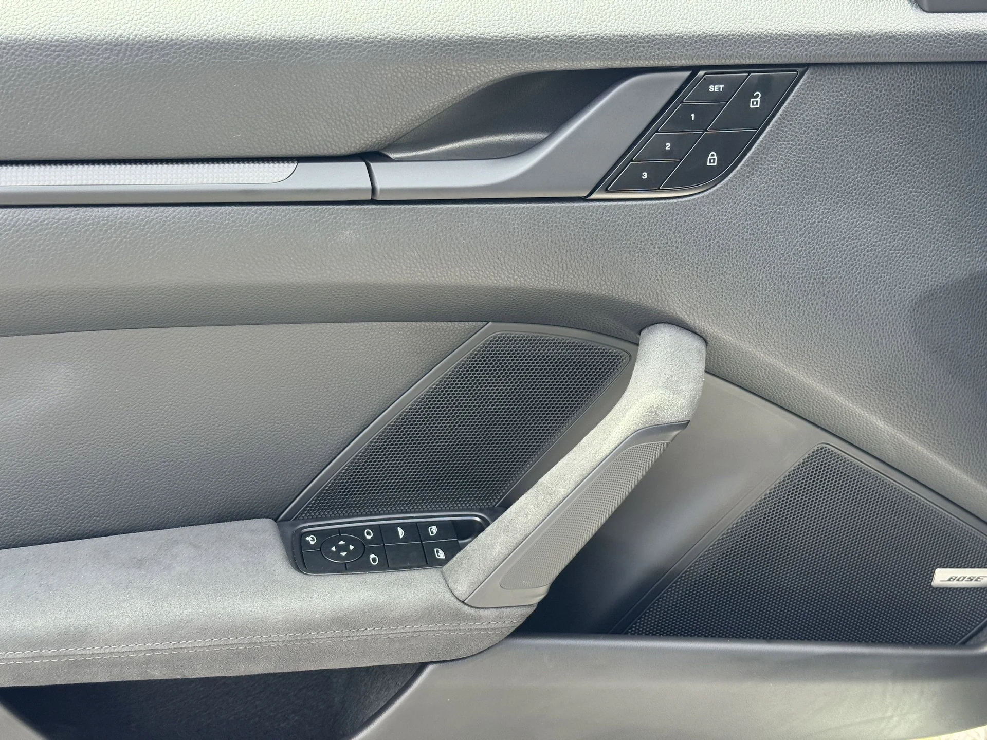 mph019_3250504783_f37101a85e998785e30c4144b98aac76x_06487afa9a