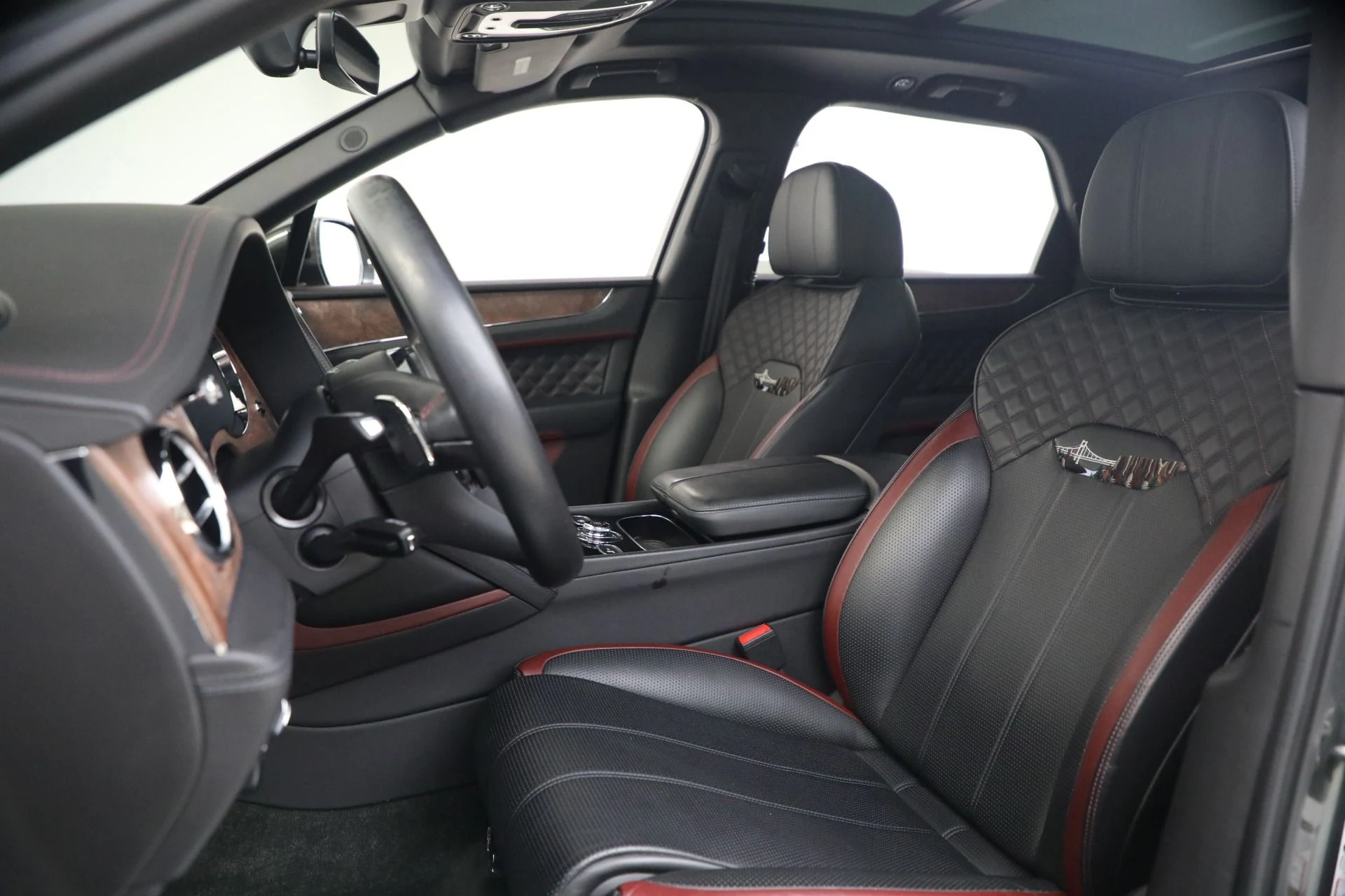 mph019_3250919047_Used_2022_Bentley_Bentayga_V8_1772493107_1d2d53e27a