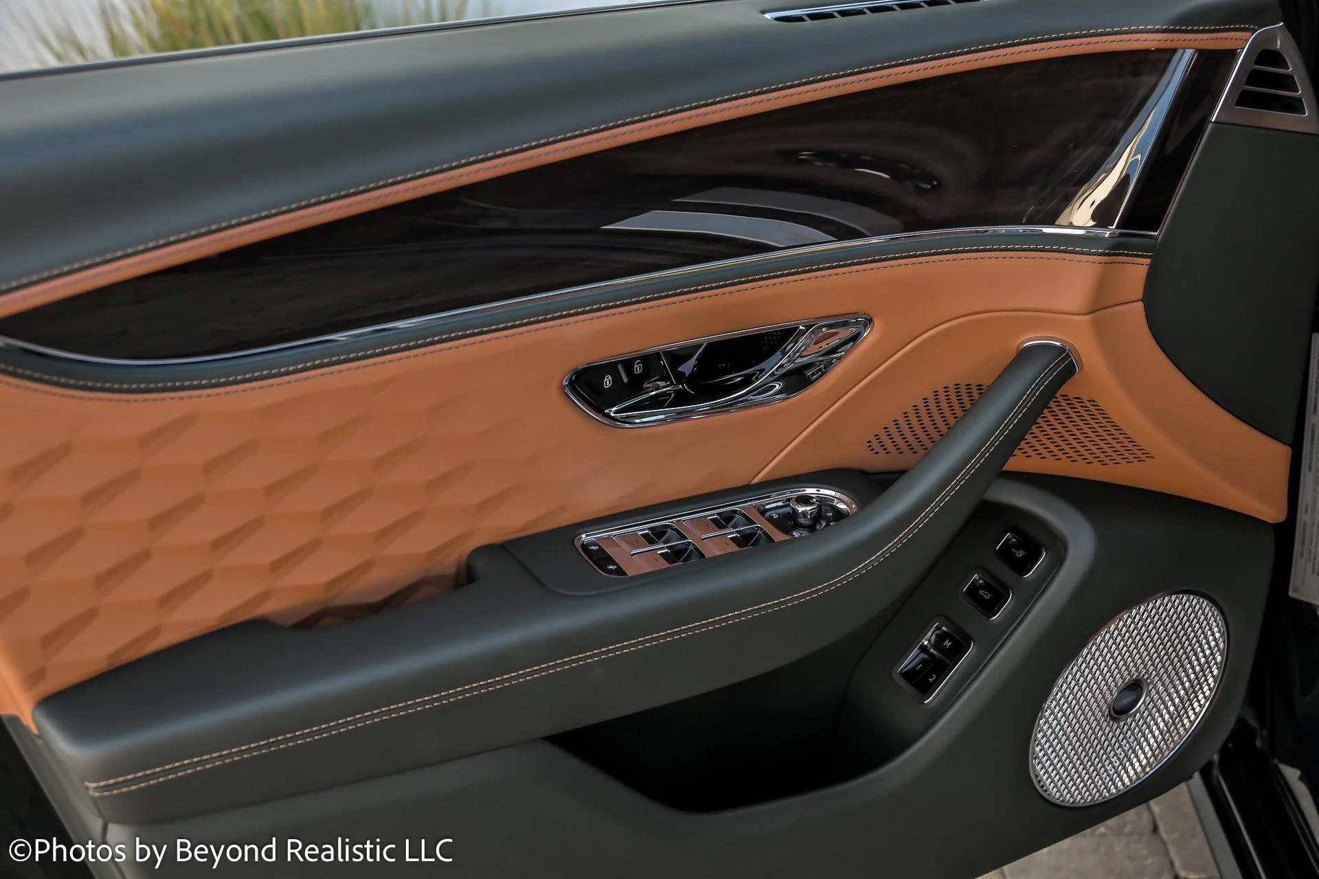 mph019_3252583109_Used_2025_Bentley_Flying_Spur_Speed_First_Edition_Specification_1761724528_664e670e39