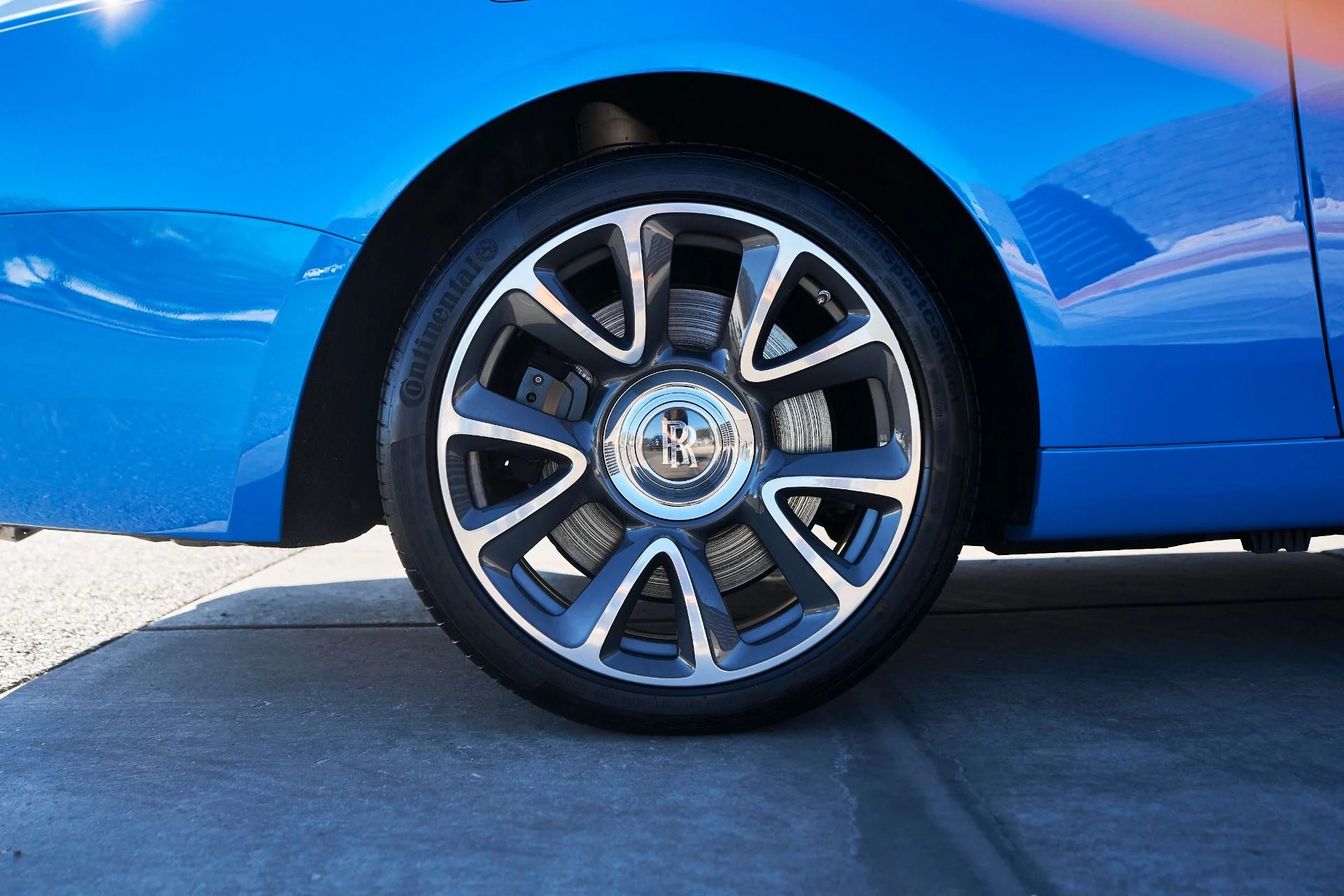 mph019_3270733219_Used_2020_Rolls_Royce_Wraith_Base_1762567720_2b7a296f4c