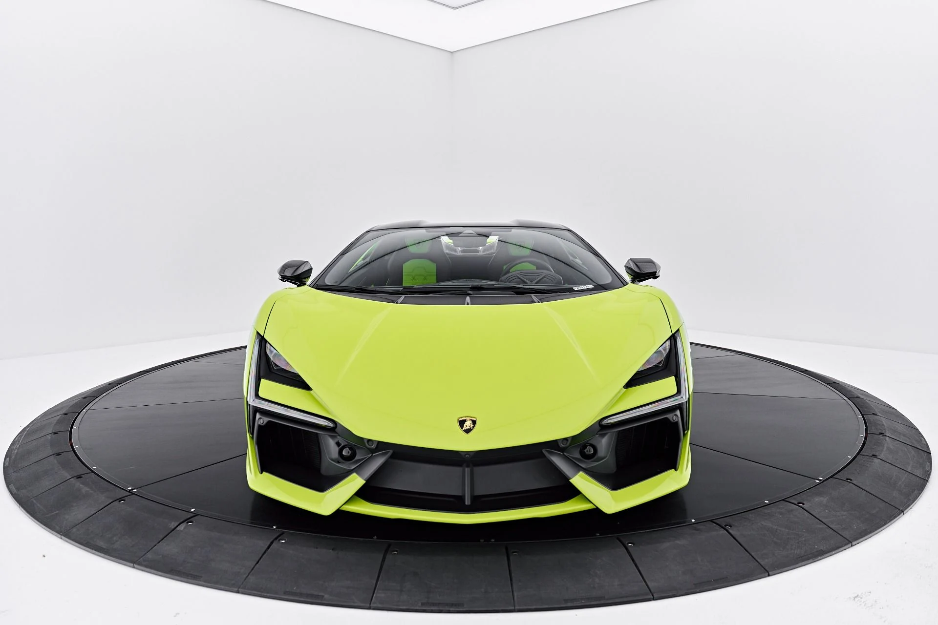 mph019_3273767007_Used_2026_Lamborghini_Revuelto_Base_1788485610_8971ef633c