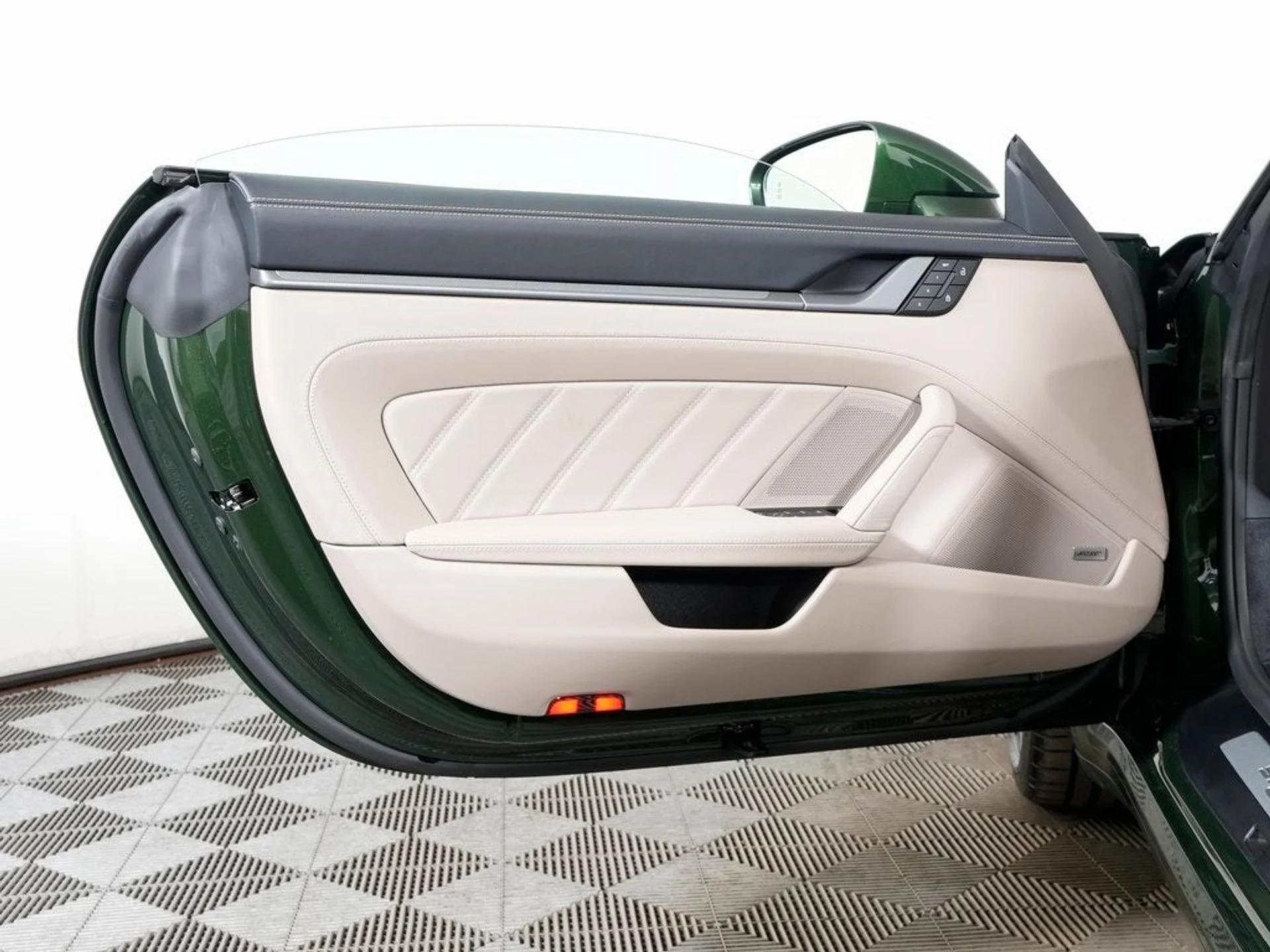 mph019_3279324709_20_e2cff669b6