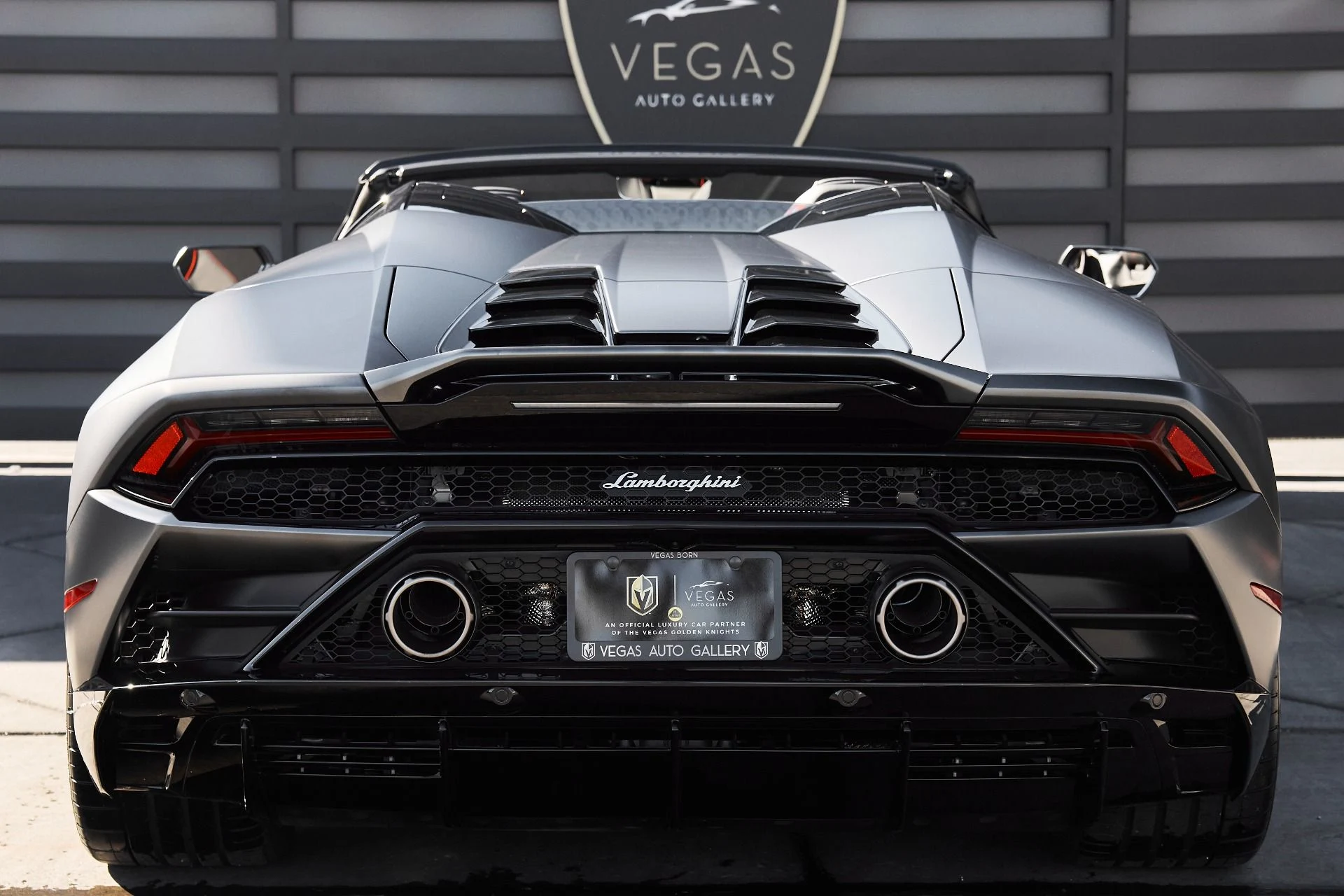 mph019_3284904243_Used_2022_Lamborghini_Huracan_EVO_Base_1761357574_e2ffe3d9d2