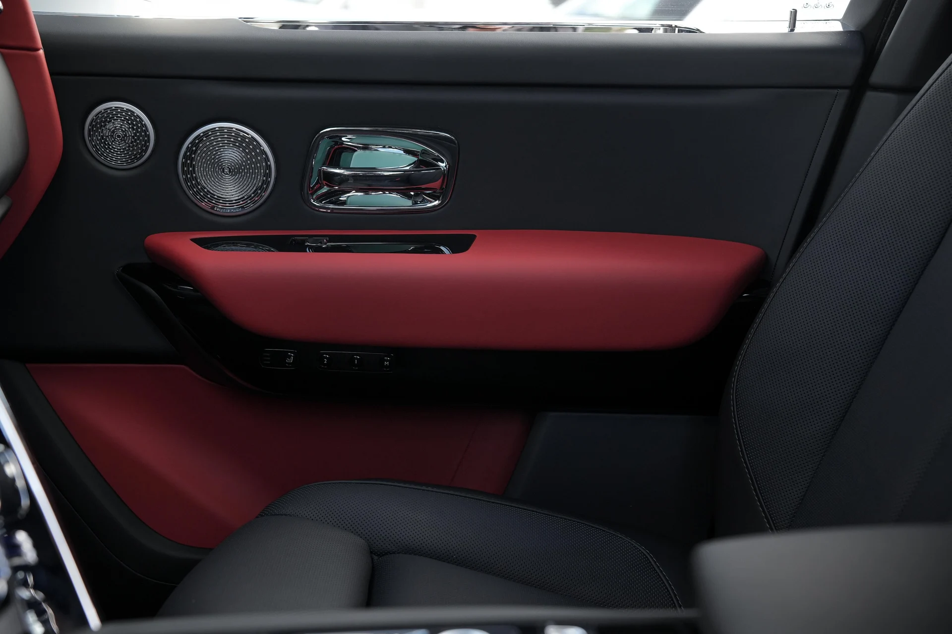 mph019_3287417319_Hi_Tech_Luxury_Imports_LLC_SLA_13_HA_05_TU_234101_image_19_2bd5746d8d