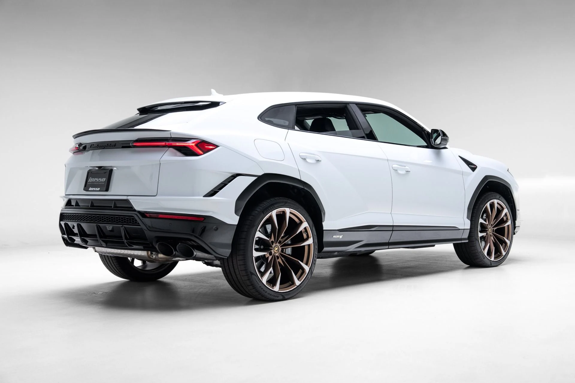 mph019_3299690907_Used_2024_Lamborghini_Urus_S_1774974370_7b40af993e