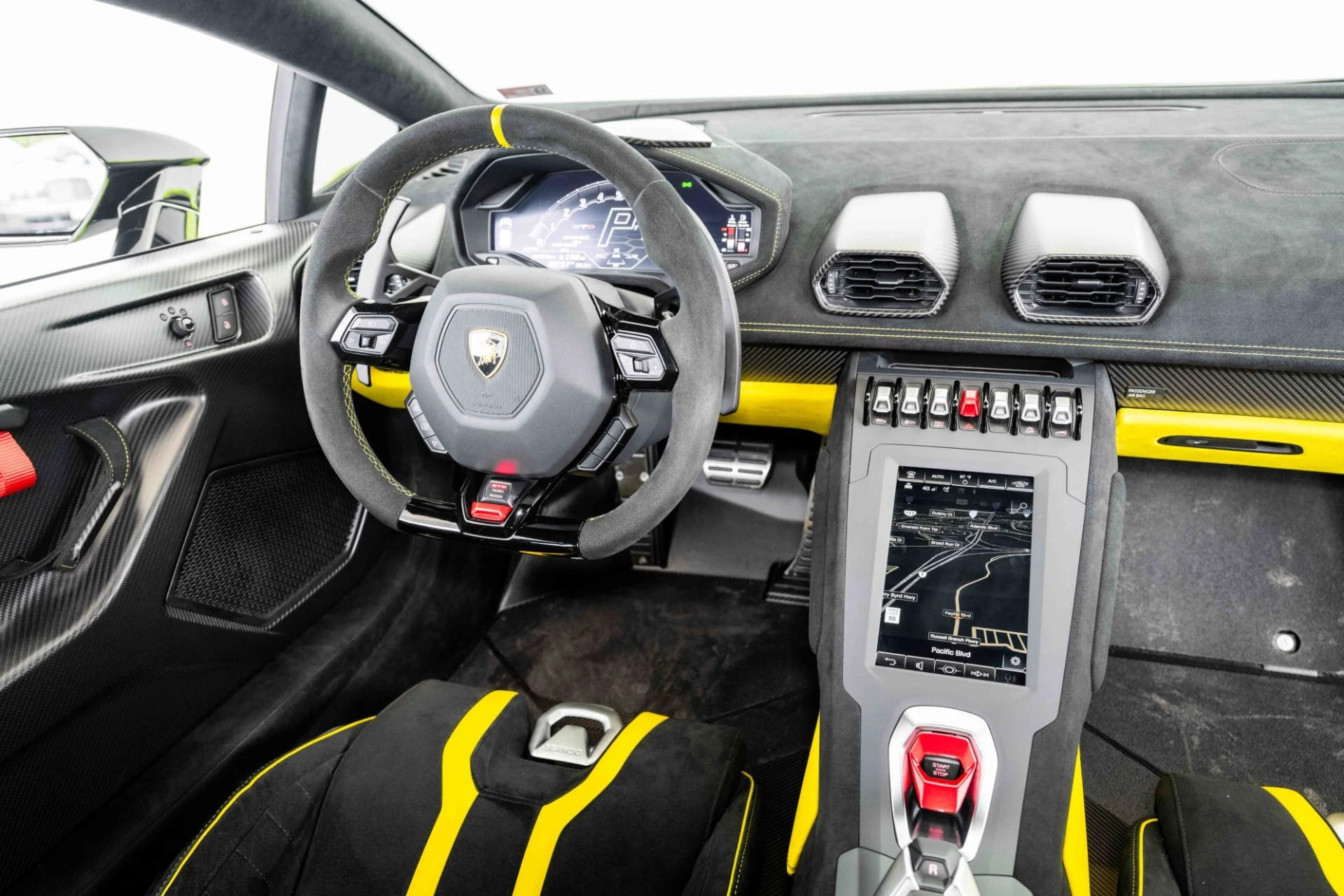 mph019_3300263448_Used_2022_Lamborghini_Huracan_STO_Coupe_1765561049_1493029ec0