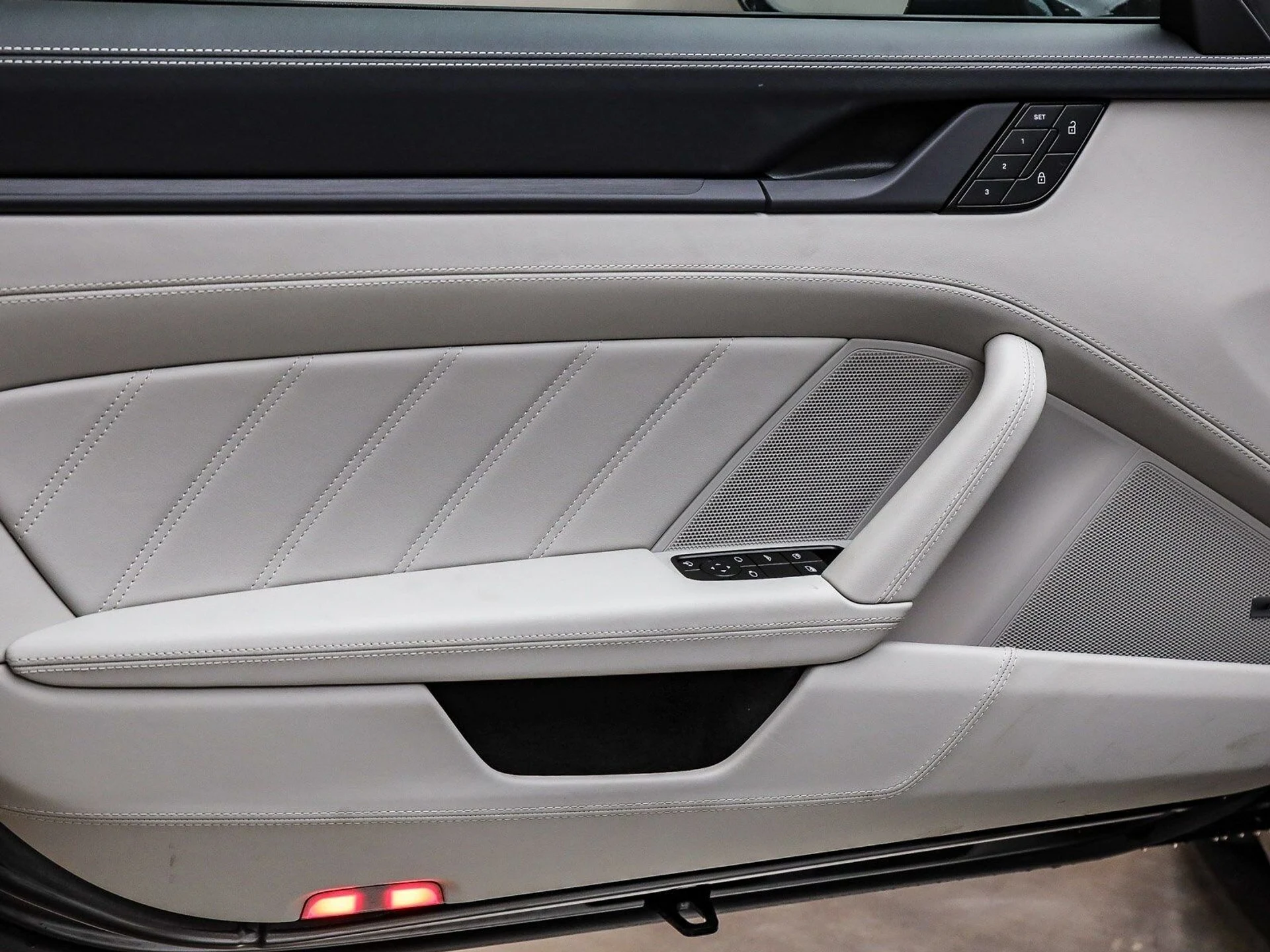 mph019_3304363050_e4dd629ef3dce959e402242b788761e5x_219a636e18