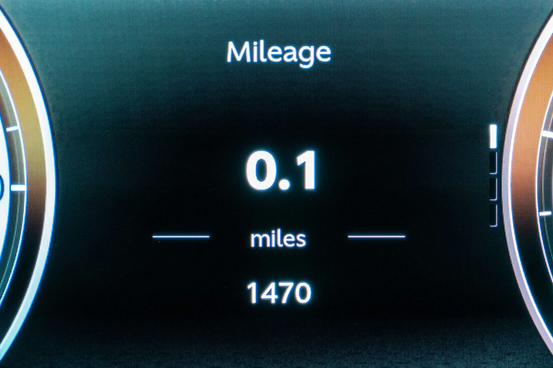 mph019_3325016865_Used_2024_Aston_Martin_DB_12_V8_Special_Paint_Color_Bowers_and_Wilkins_Premium_Audio_Carbon_Brakes_1771535066_1a04848209