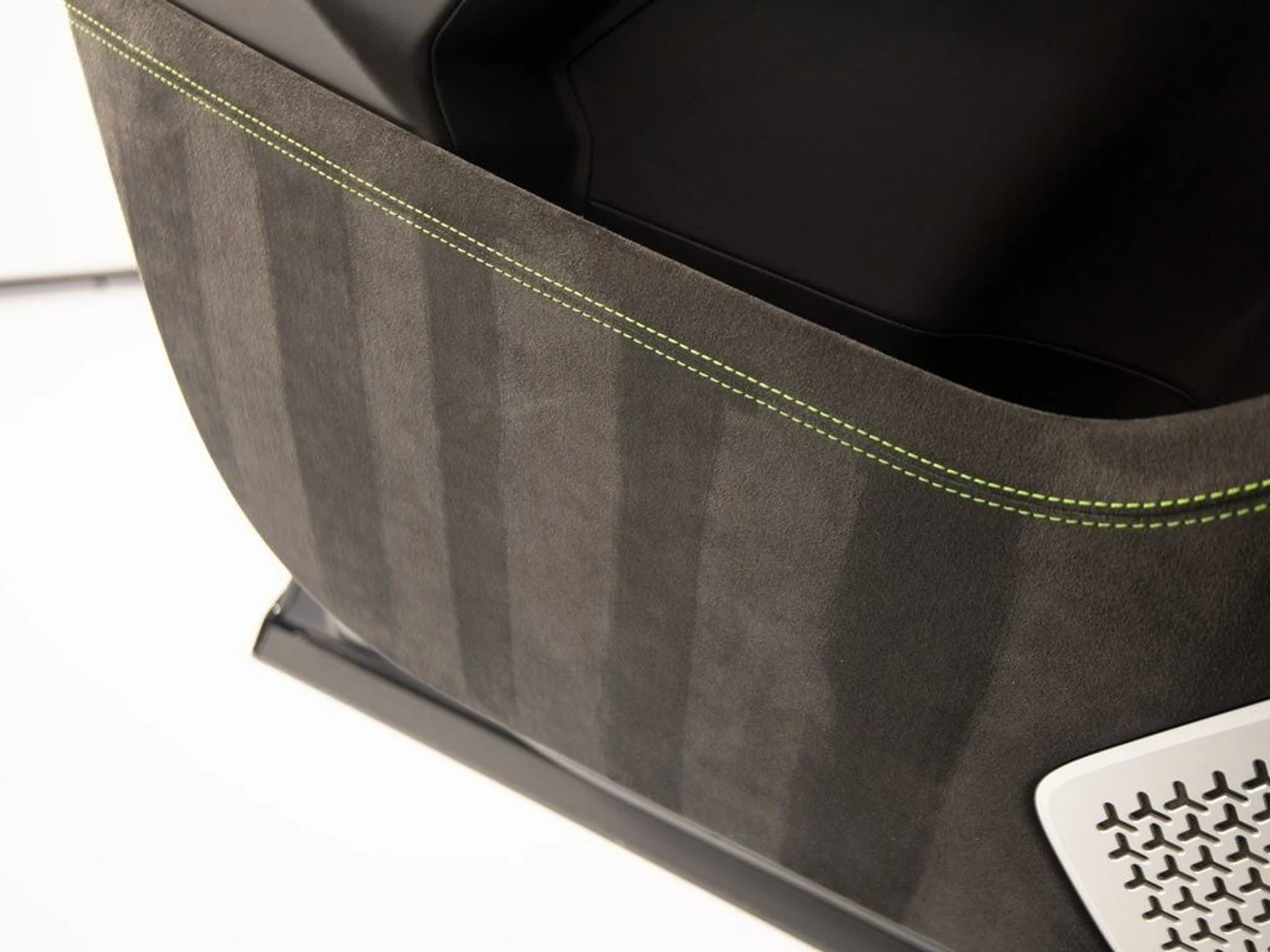 mph019_33265263_a90e46eb95cd3f9534d16c500d8f2900x_0565daad3f