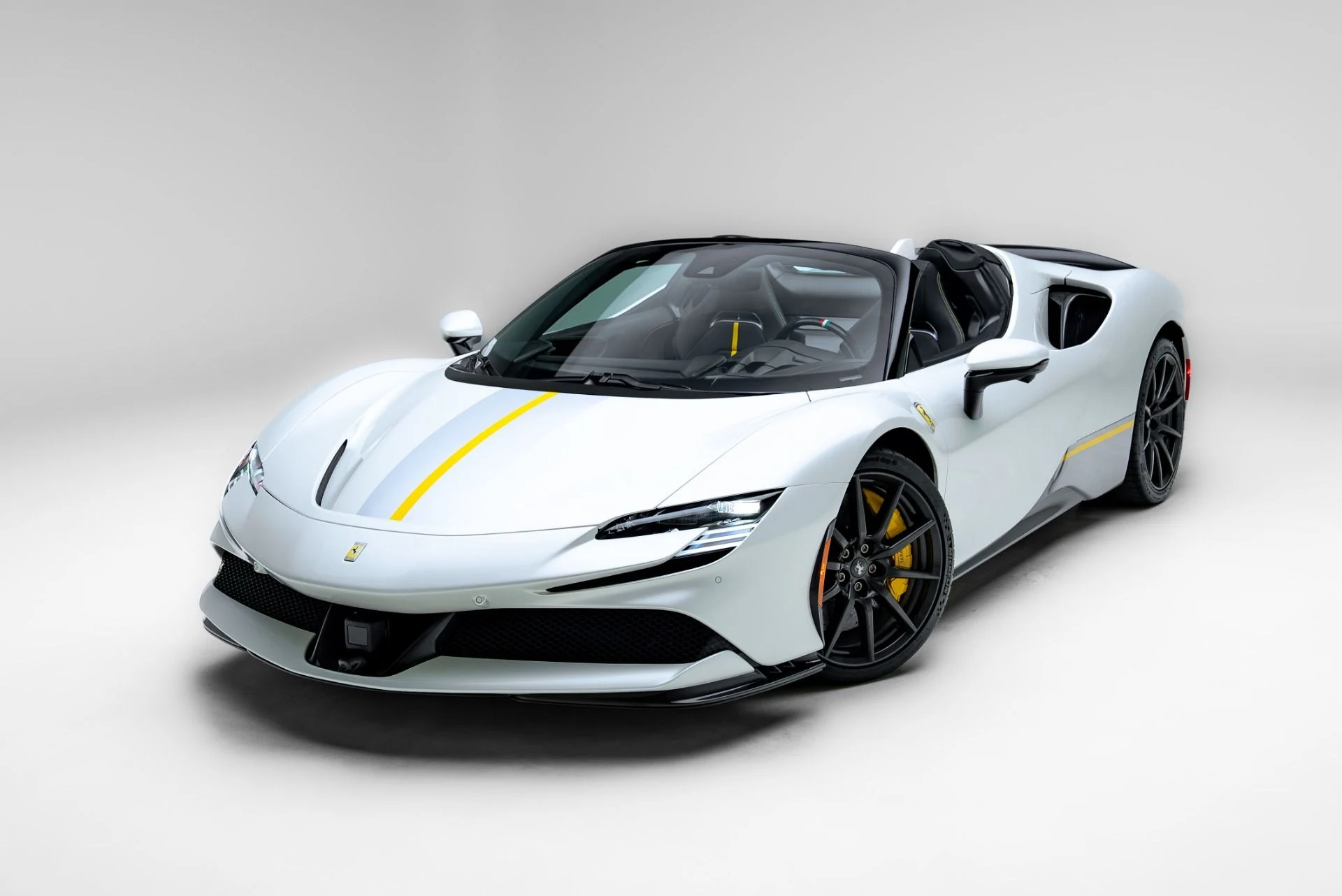mph019_3332085948_Used_2024_Ferrari_SF_90_Spider_1777485078_856956fe8f