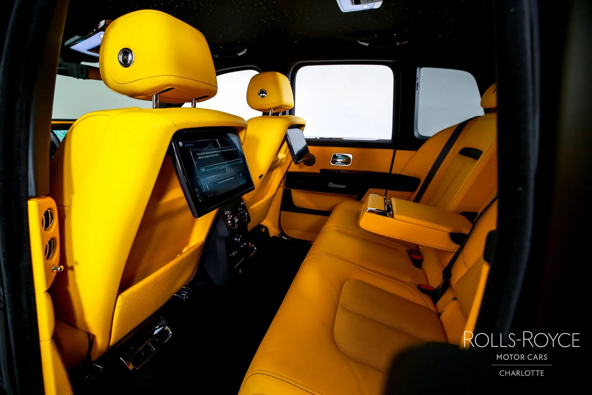 mph019_3334822490_Used_2024_Rolls_Royce_Cullinan_1764777967_7ee6346504