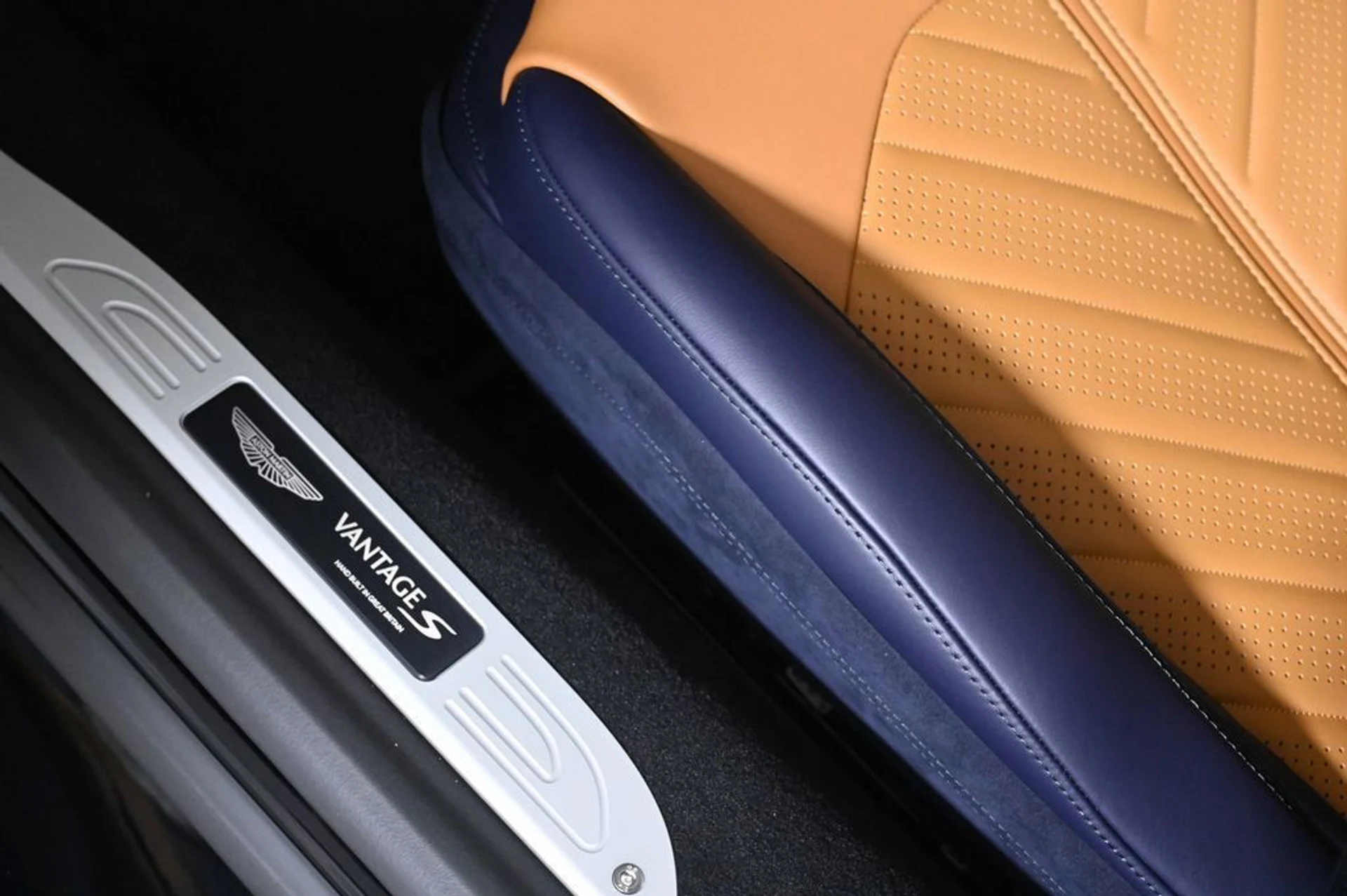 mph019_3341980965_new_2026_aston_martin_vantage_sroadster_11350_23021666_20_1024_ab731d4669