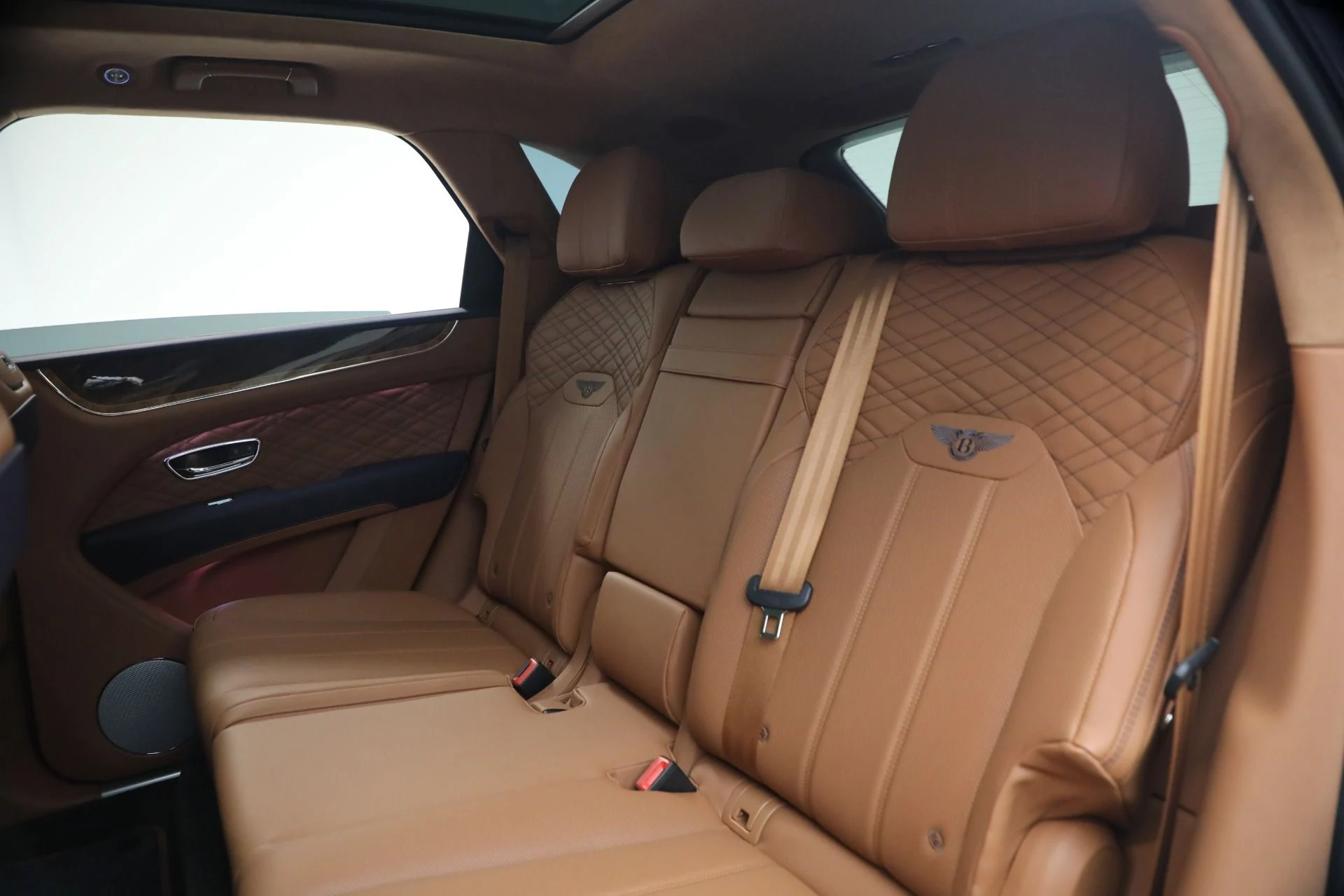 mph019_3342244486_New_2026_Bentley_Bentayga_Azure_V8_1781035645_3851e5146c
