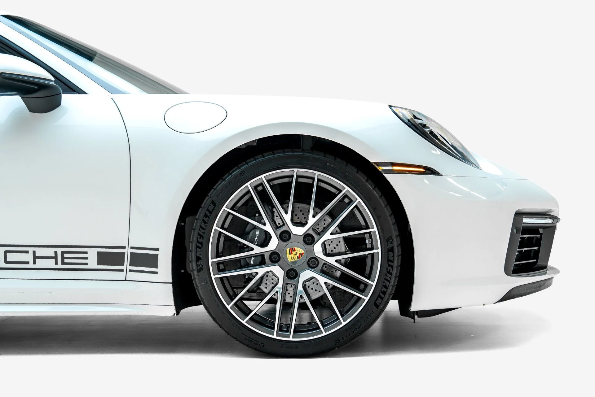 mph019_3342289913_Used_2024_Porsche_911_Carrera_4_1789493828_d551548e9d