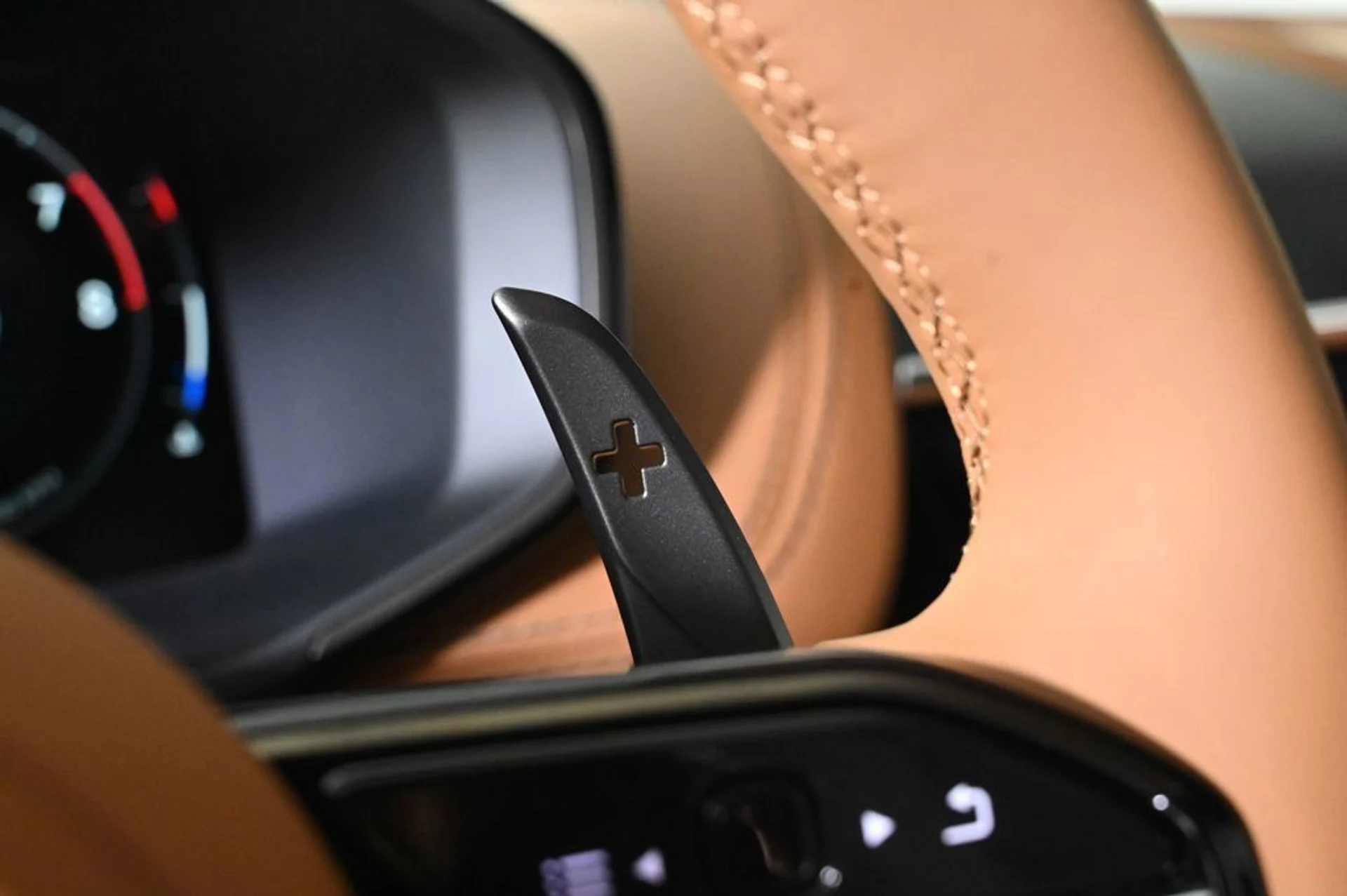 mph019_3346880898_new_2026_aston_martin_dbx_sawd_11350_23004766_19_1024_09e749797e