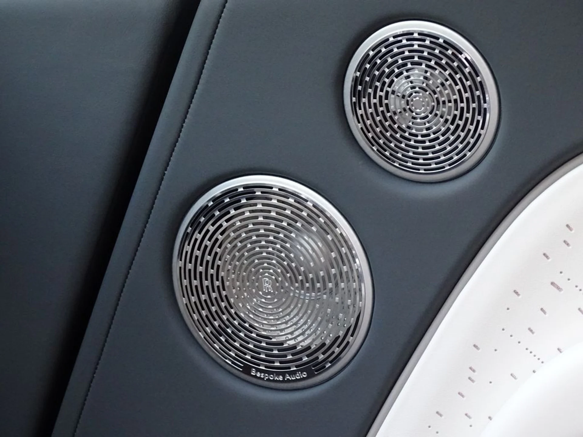 mph019_3349047701_f8633ce9db0f7ef79efd9d07cf478c75x_a90995dc18