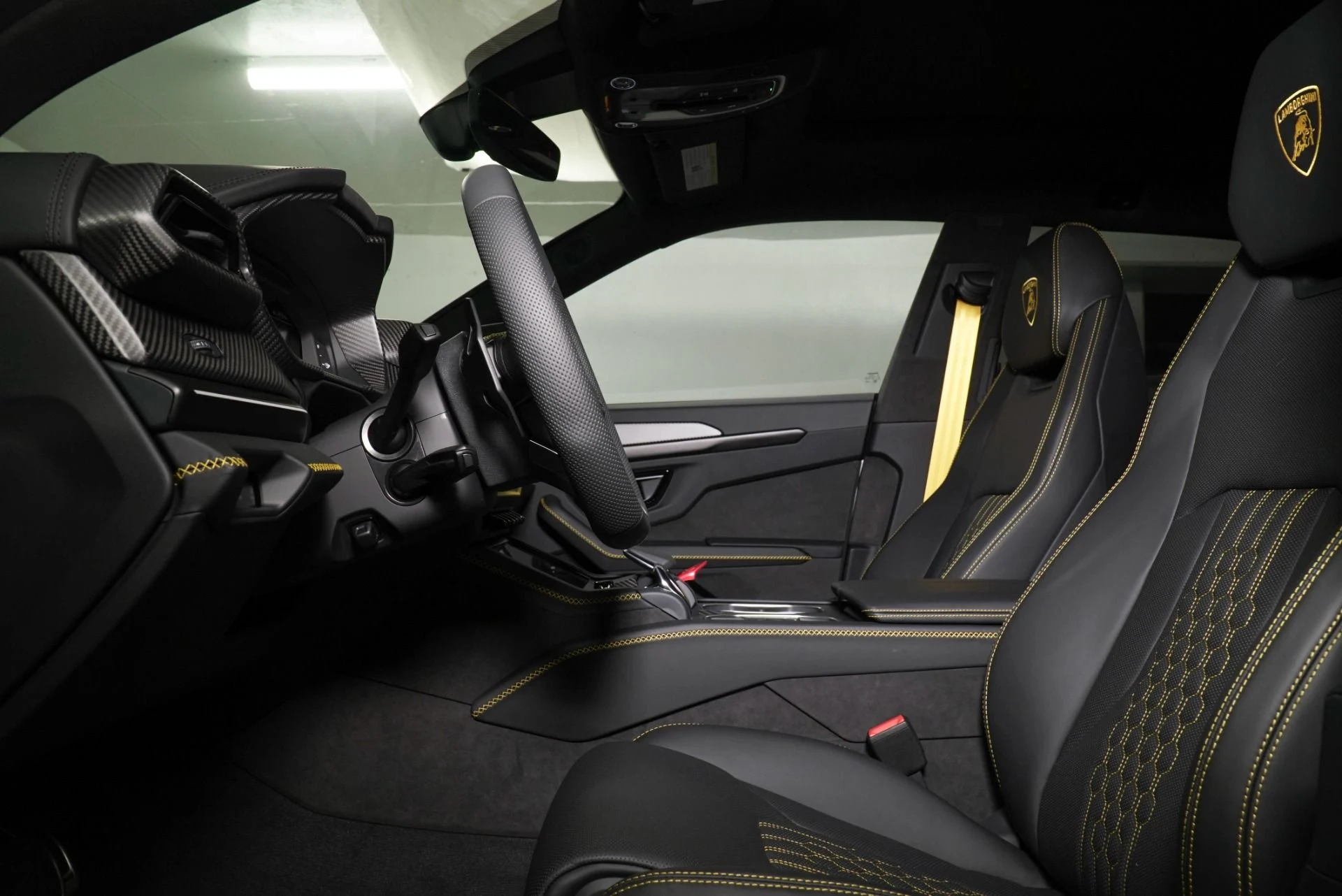 mph019_3352292812_New_2025_Lamborghini_Urus_SE_1776533291_9958b8c459