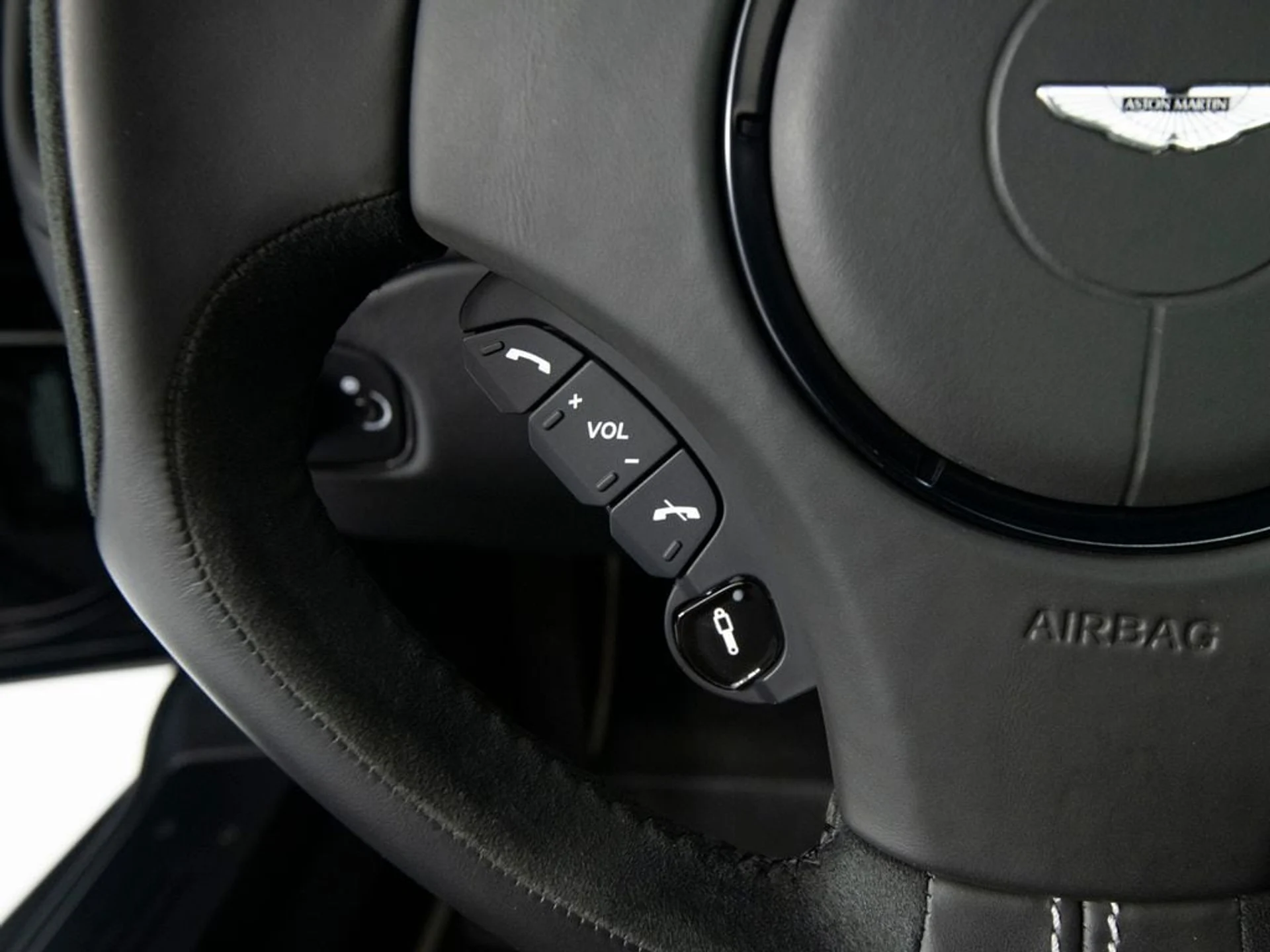 mph019_3355018420_e8665d1671b767346b8b996a8c91c929x_e7fbb65041