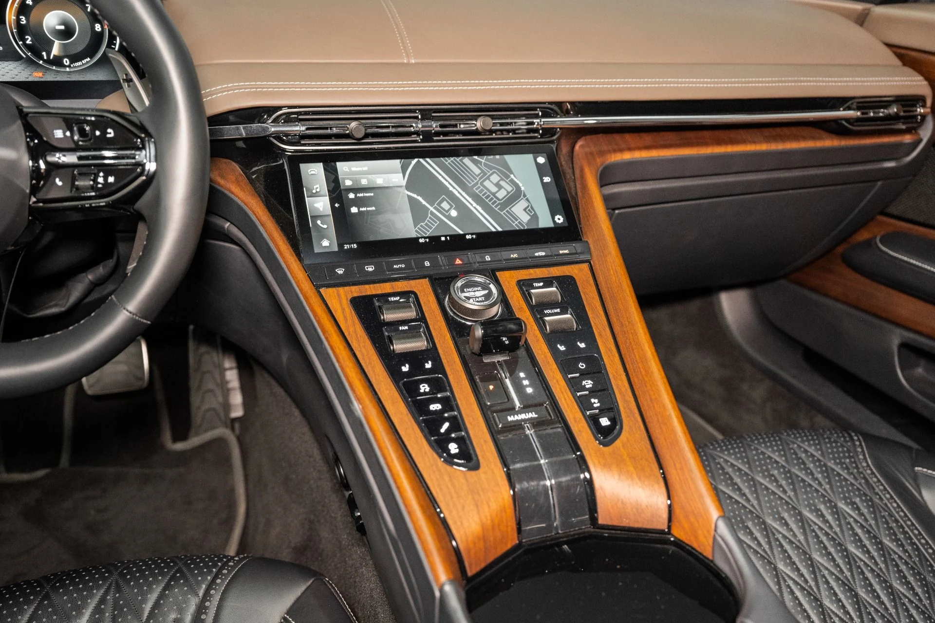 mph019_3359044897_Used_2024_Aston_Martin_DB_12_Coupe_1761150102_1de9d7a1e1