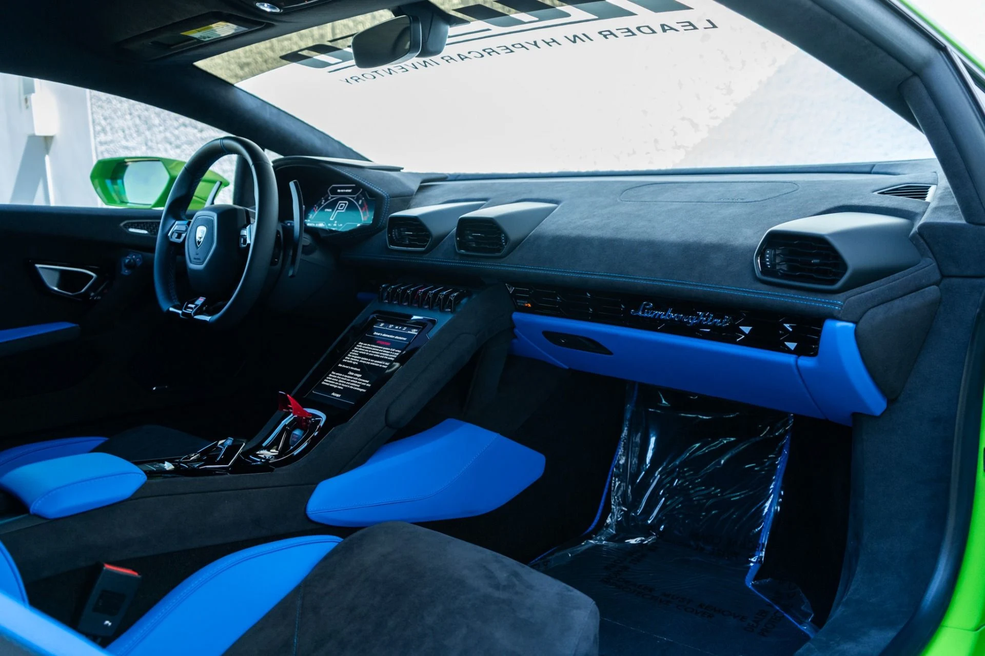 mph019_3367829965_Used_2024_Lamborghini_Huracan_Tecnica_1764704273_c74e4e4b3d