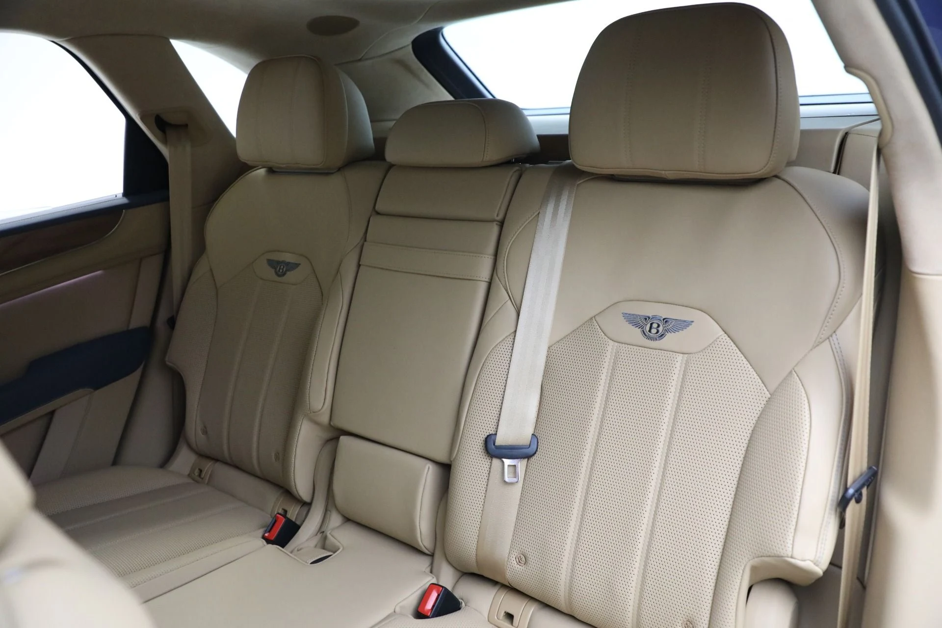 mph019_3371376761_Used_2023_Bentley_Bentayga_V8_9a6fe85ba7
