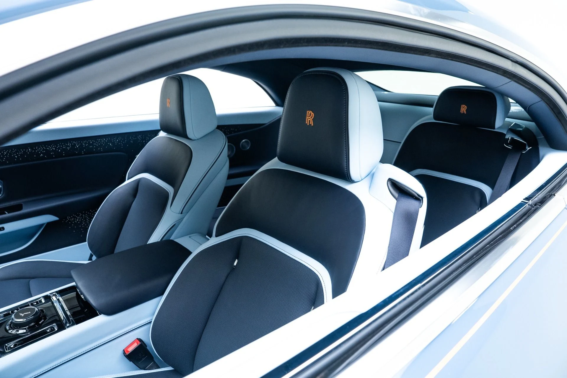 mph019_3377181478_Used_2024_Rolls_Royce_Spectre_1775065047_ab5d950e8e