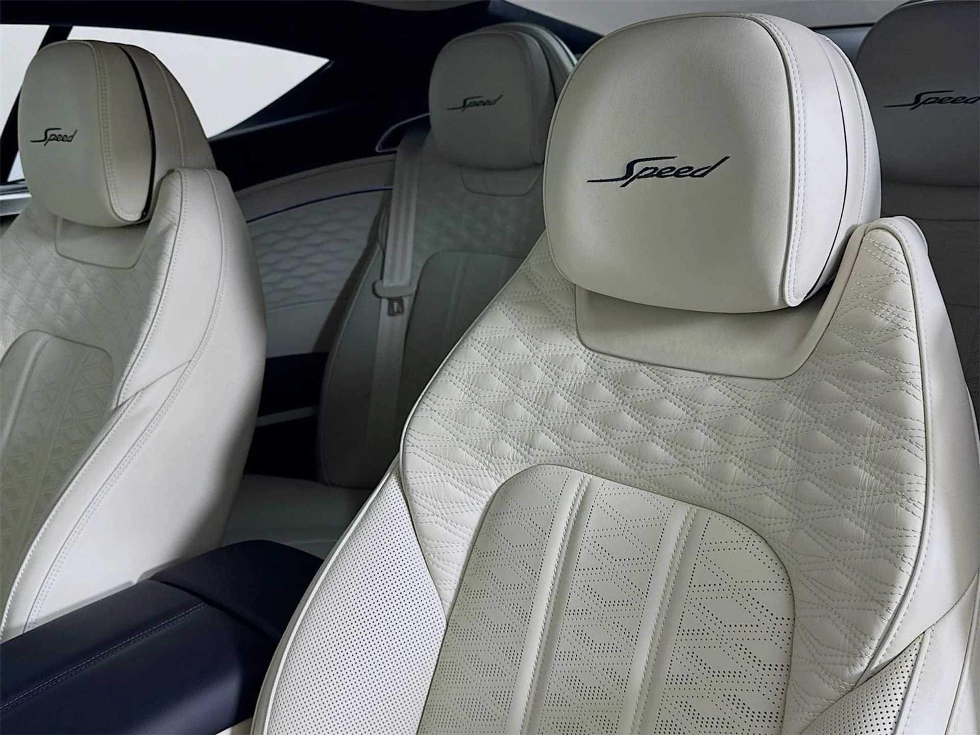 mph019_3380559178_a1040b6b9873b081637e7c02a243c0acx_330ed73322