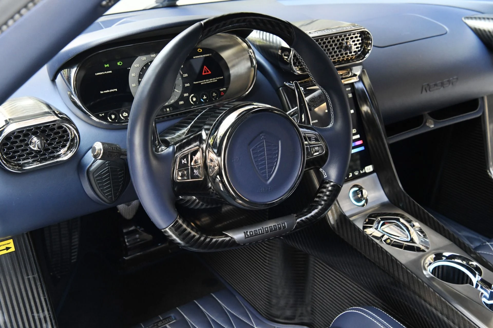 mph019_3383079436_10195_p21_l_8f5c0b40e3