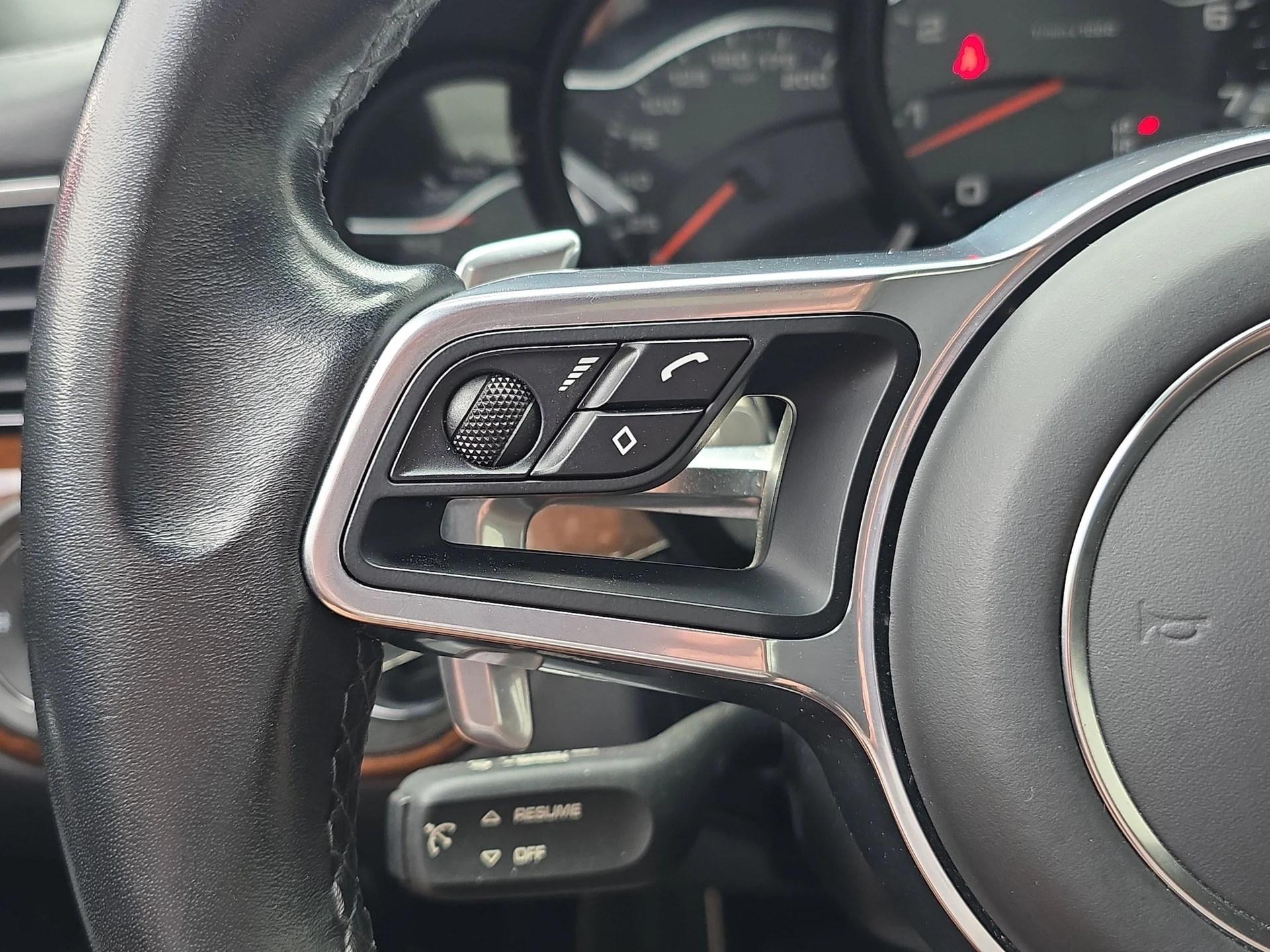 mph019_3386938072_c094a2a9dd730892bf7a7680a761f49ex_7a79cb3c53