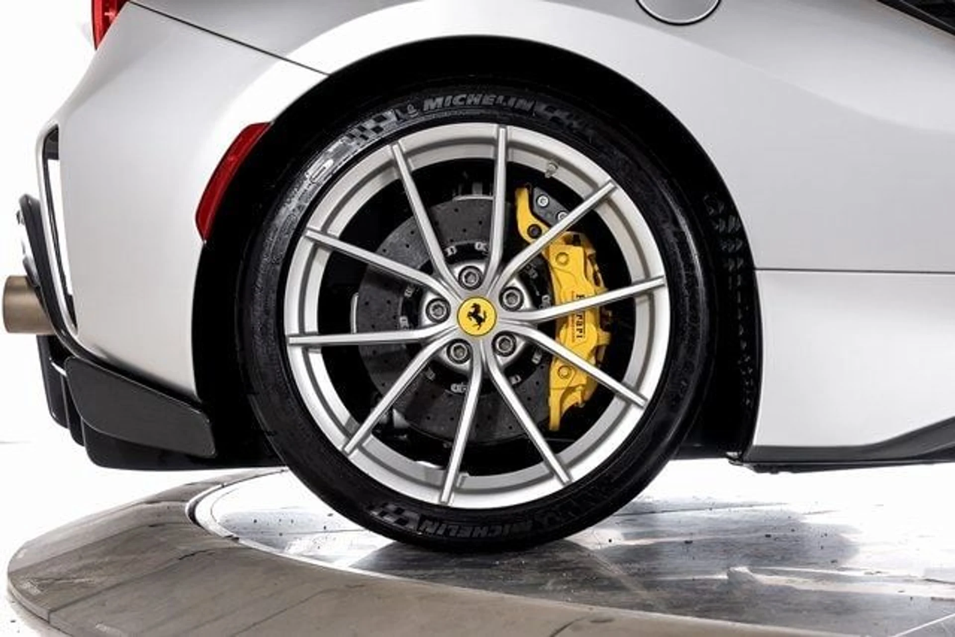 mph019_3387401136_eb345f5dd8c78df83f35b950ed74f628x_37a536d431