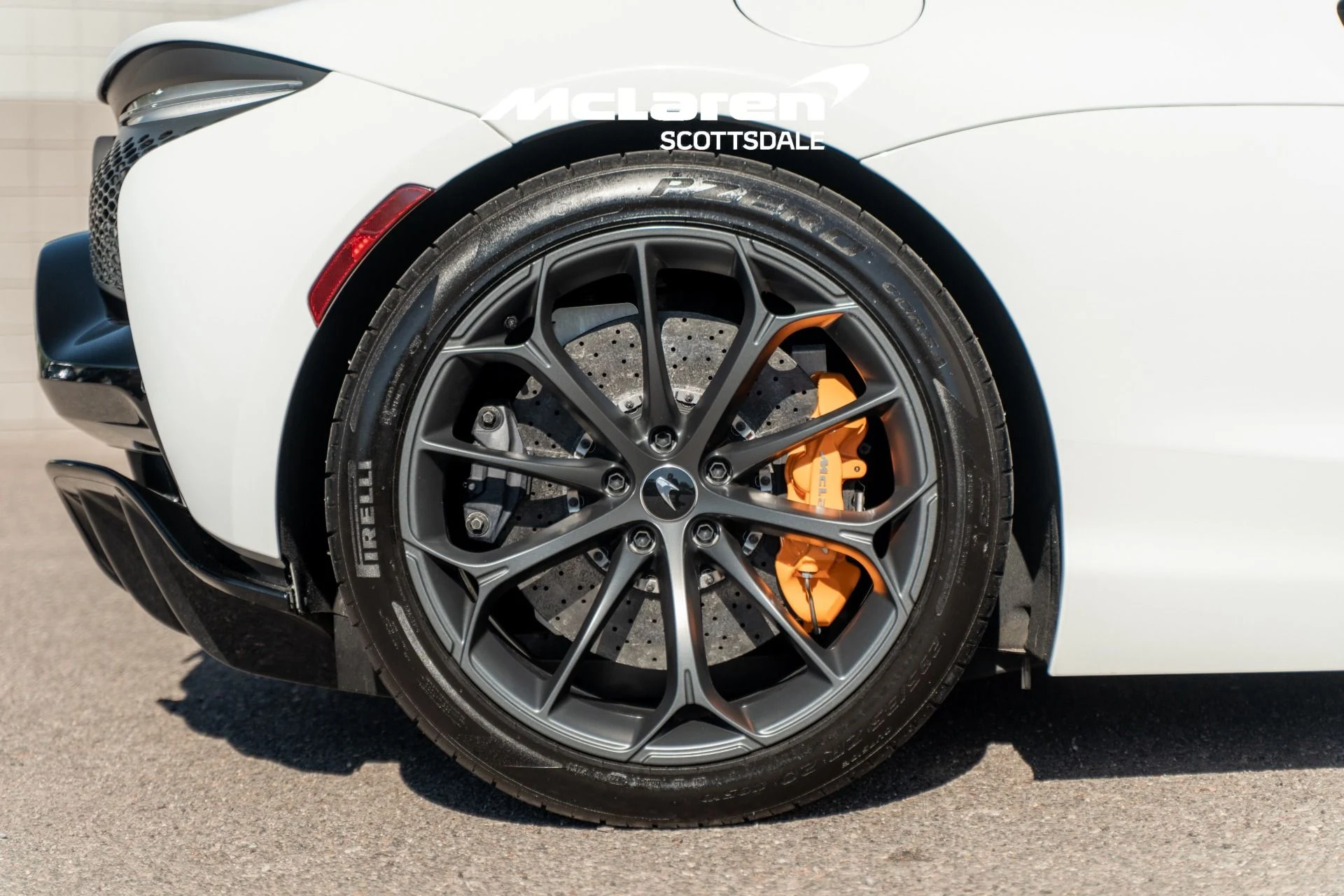 mph019_3396504637_Used_2023_MCLAREN_ARTURA_1758922764_a9d36a4060