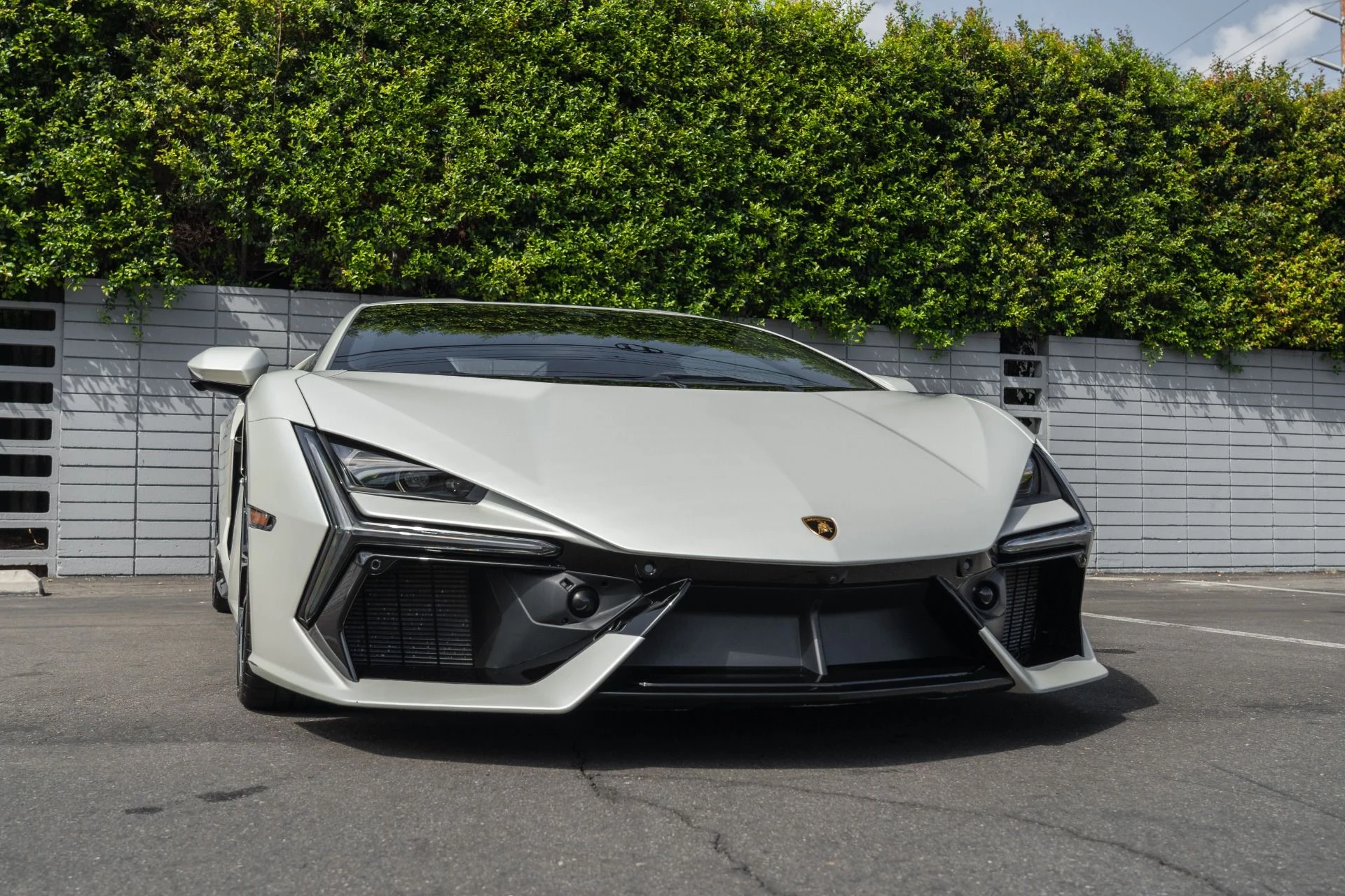 mph019_3399935641_Used_2024_Lamborghini_Revuelto_1759355869_2570c5910b