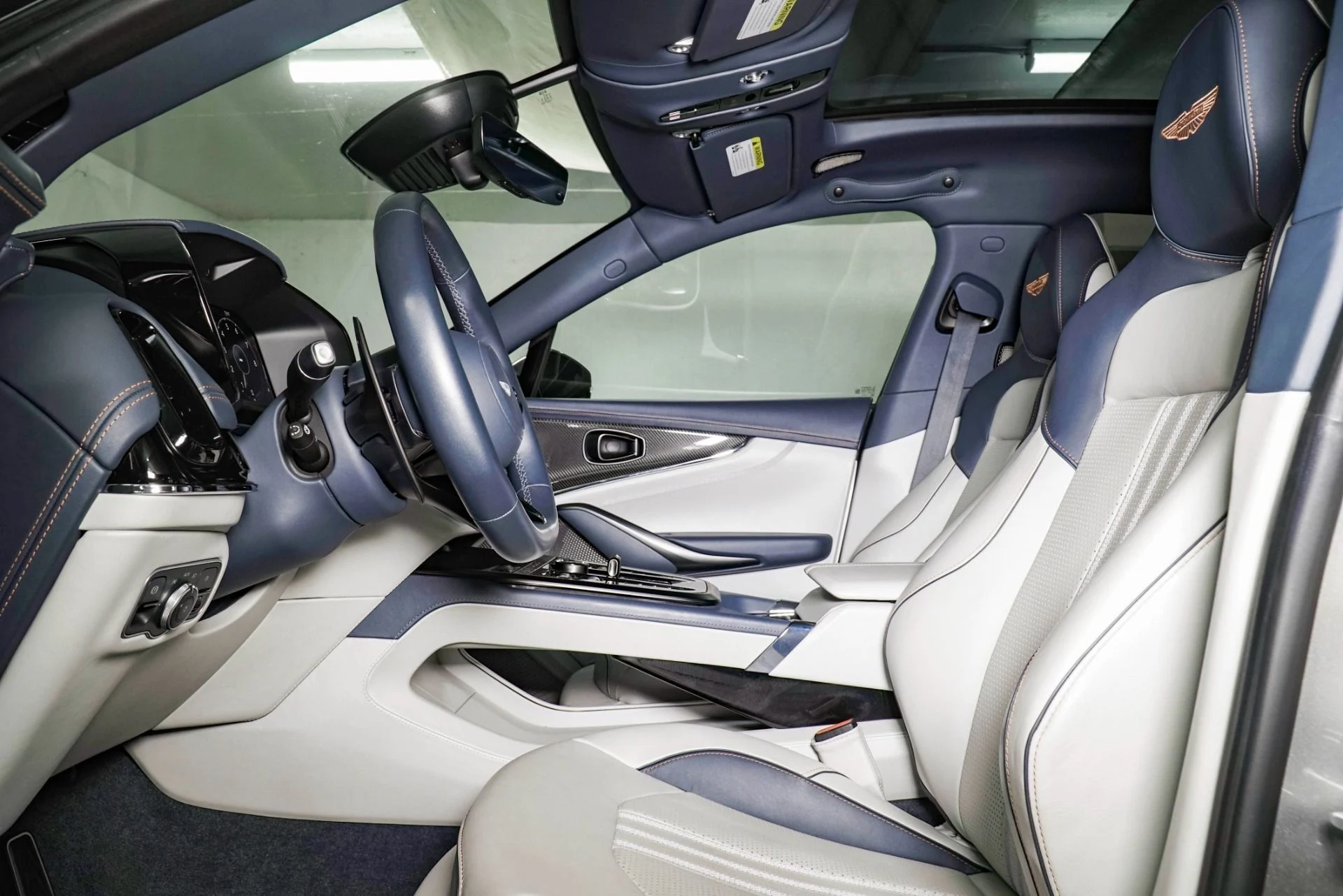 mph019_3406441256_Used_2025_Aston_Martin_DBX_707_1792739128_049b91d60f
