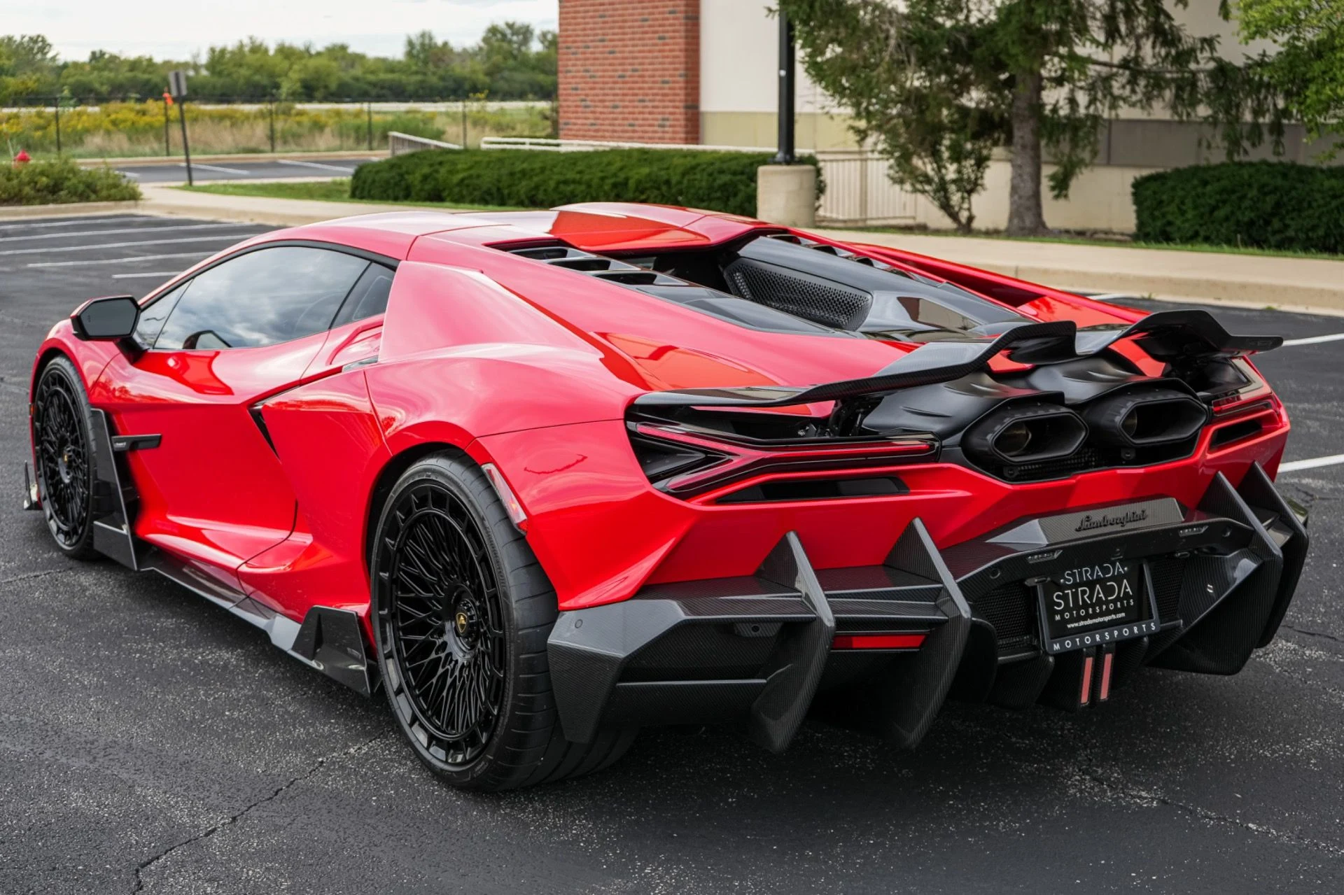 mph019_342201025_Used_2025_Lamborghini_Revuelto_1790108001_943726fbf1