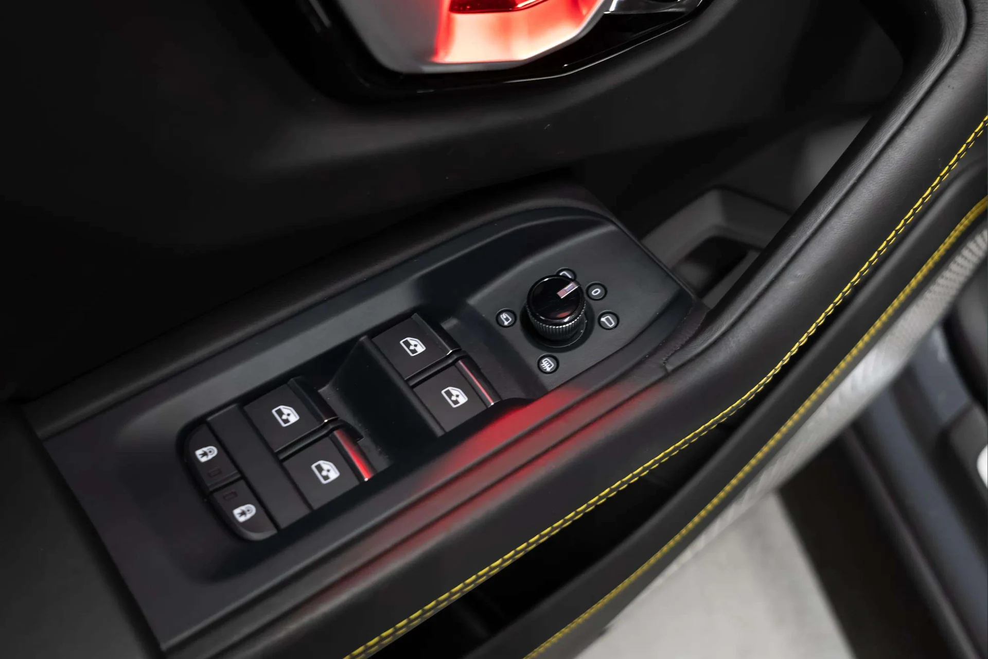 mph019_3431038883_4c50ca13_e237_43cf_9b65_ddfbcf1c2bac_202320_Lamborghini20_Urus20_S2028_ZPBCB_3_ZL_4_PLA_2366129_20_6452ece145