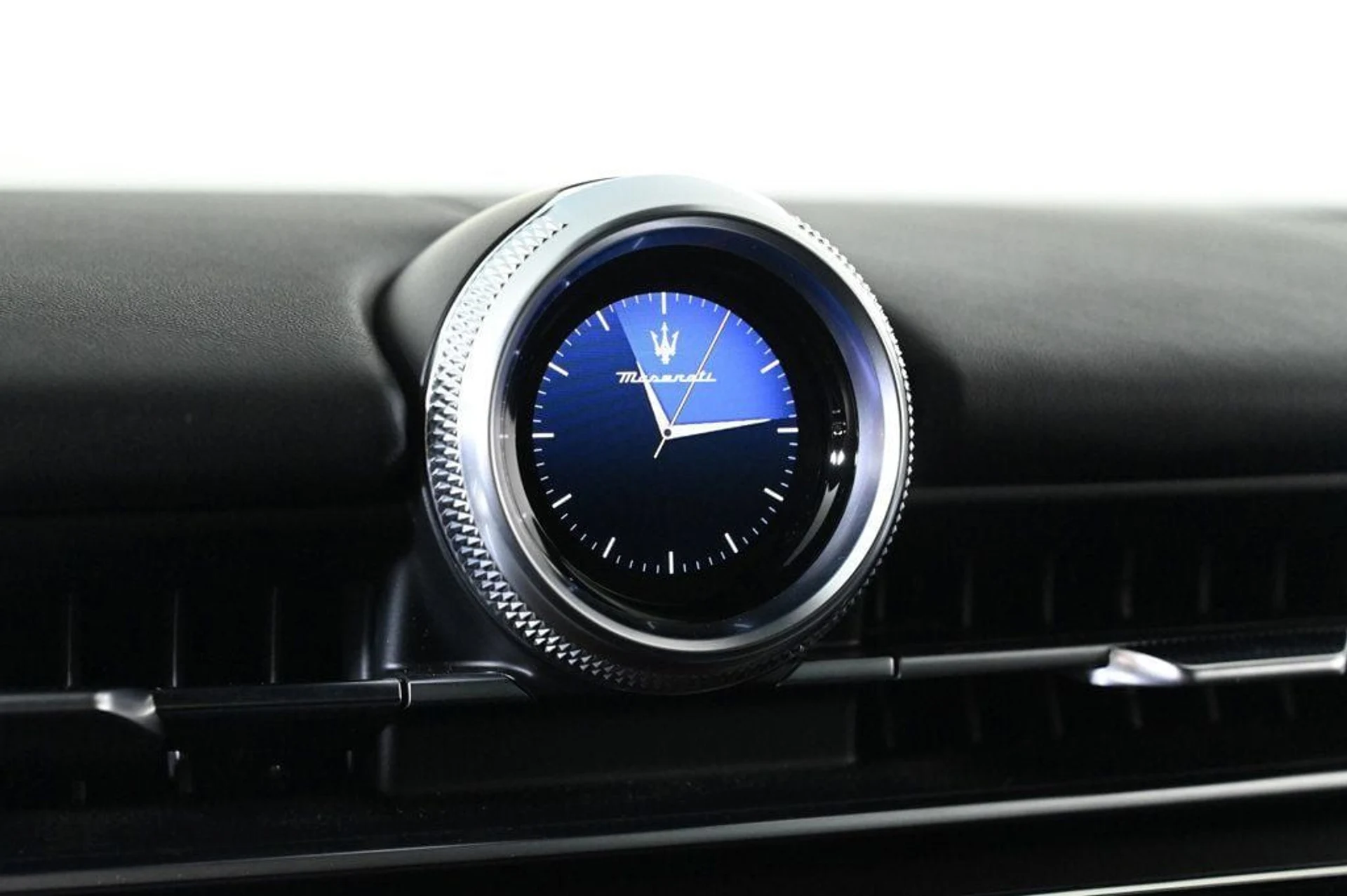 mph019_3437100405_47ea0e82f521416aeb4660eaf78f948a_48d2ade347