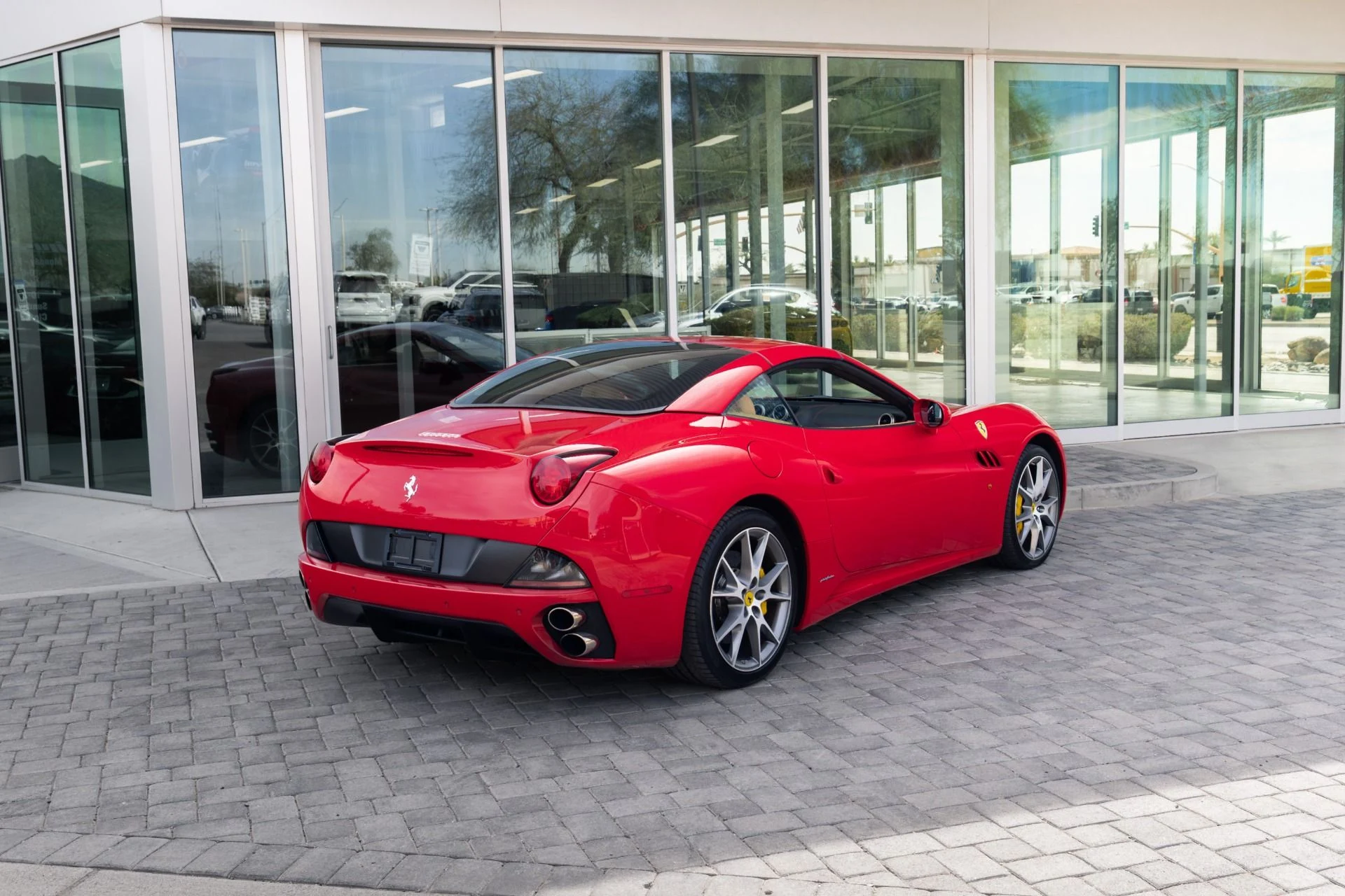 mph019_3442694006_Used_2010_Ferrari_California_1772055063_5f7e472955