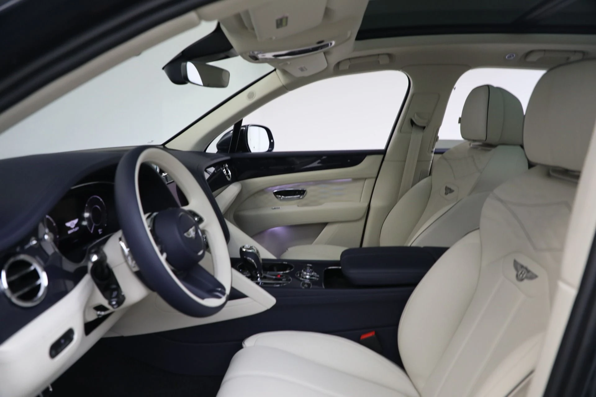 mph019_3445031228_New_2025_Bentley_Bentayga_Atelier_Edition_V8_0d1b094346