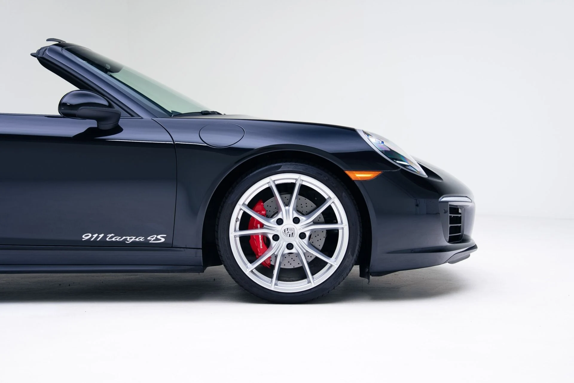 mph019_3453366272_Used_2018_Porsche_911_Targa_4_S_1767827932_0e7adabd4f