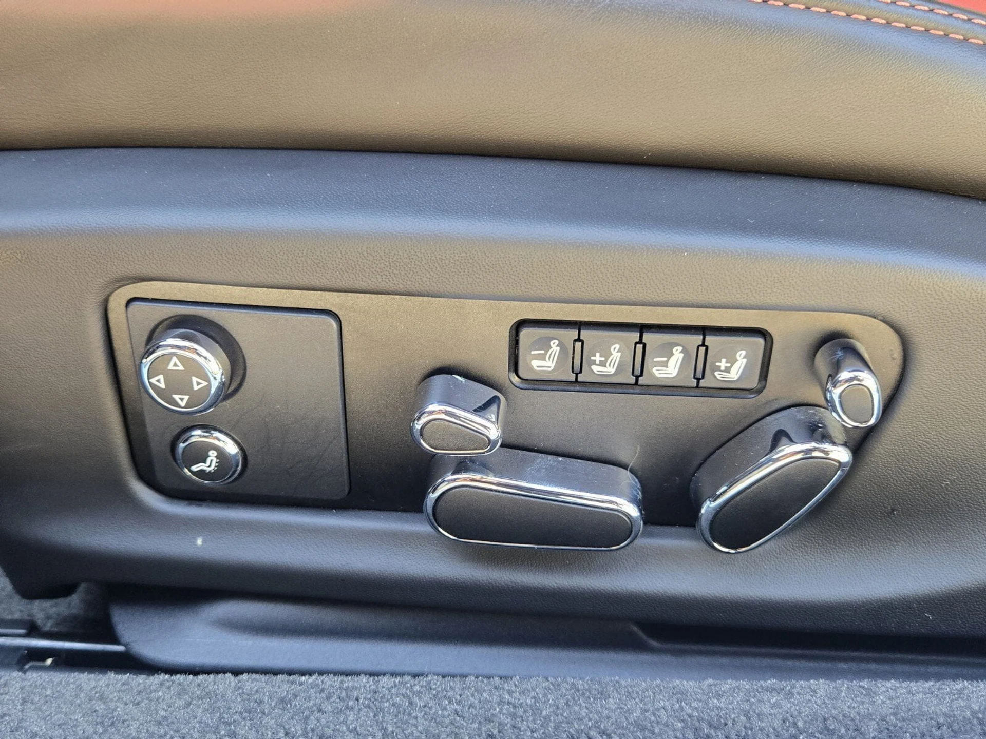 mph019_3462939559_3aa856a3faf1cea5430b5b829ca62cd1x_cd38880662