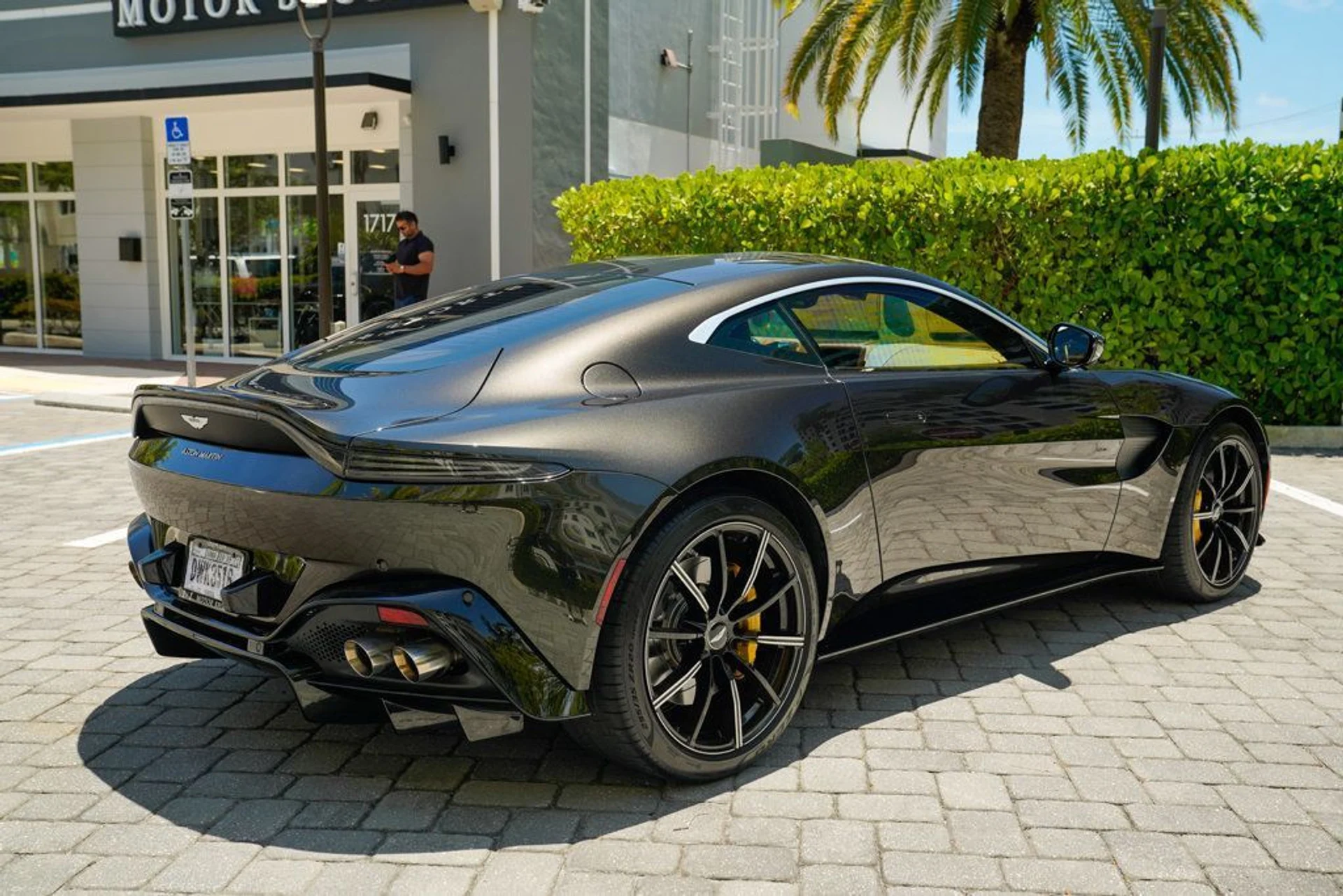 mph019_3465494451_used_2021_aston_martin_vantage_coupemanual_14354_22900621_20_1024_82d01bdd70