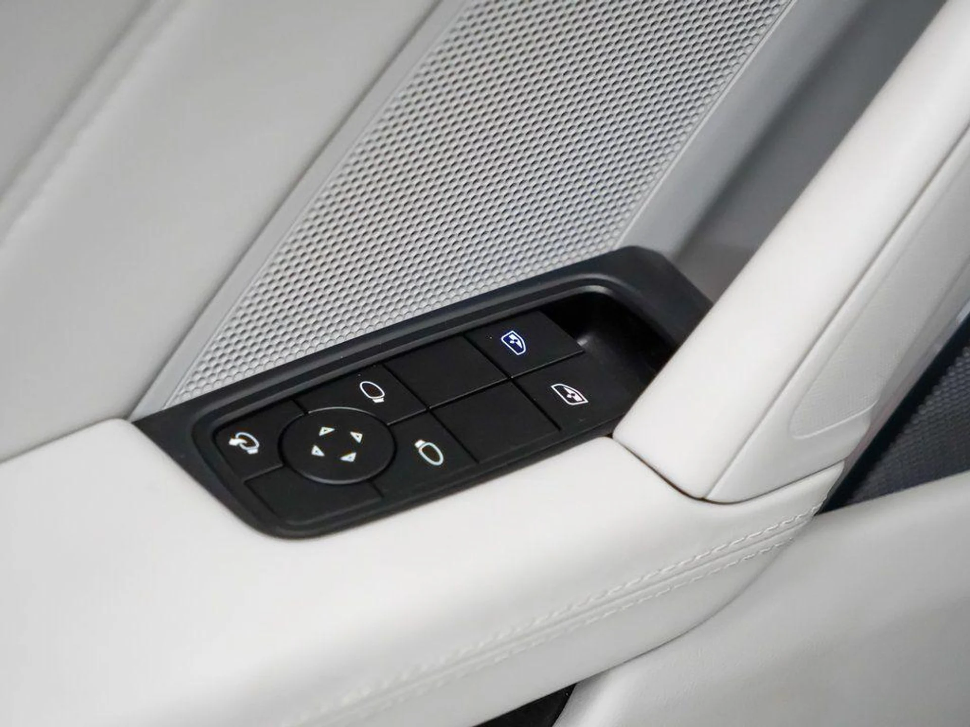 mph019_3465925918_7e_LGA_4o_JQ_o1ru1d_Hnk_ZF_4n2_Gn_U_07714e76d6