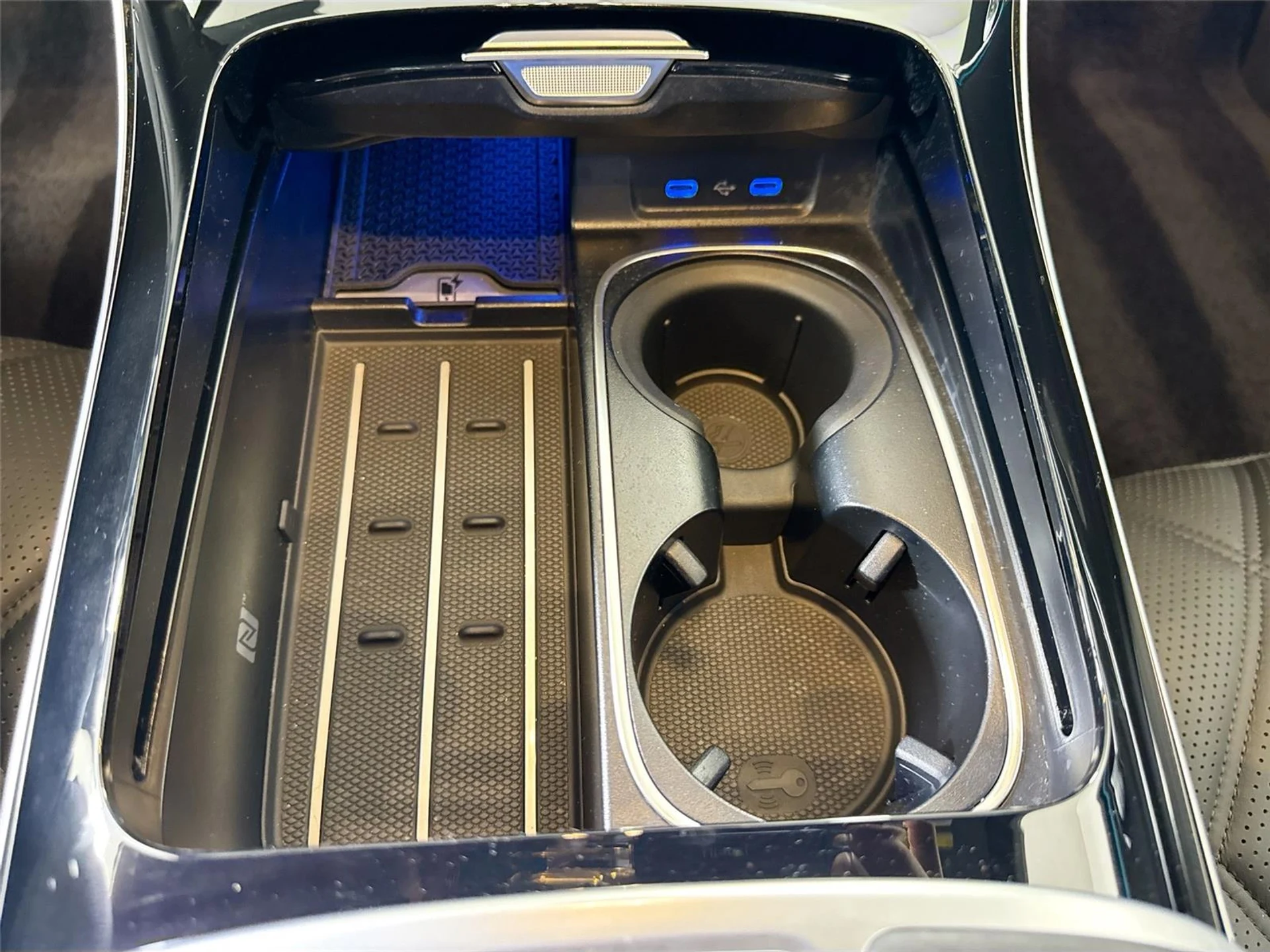 mph019_3466605464_20b7b95d39554a927ca1e3d91bc7ebce_f7f6424481