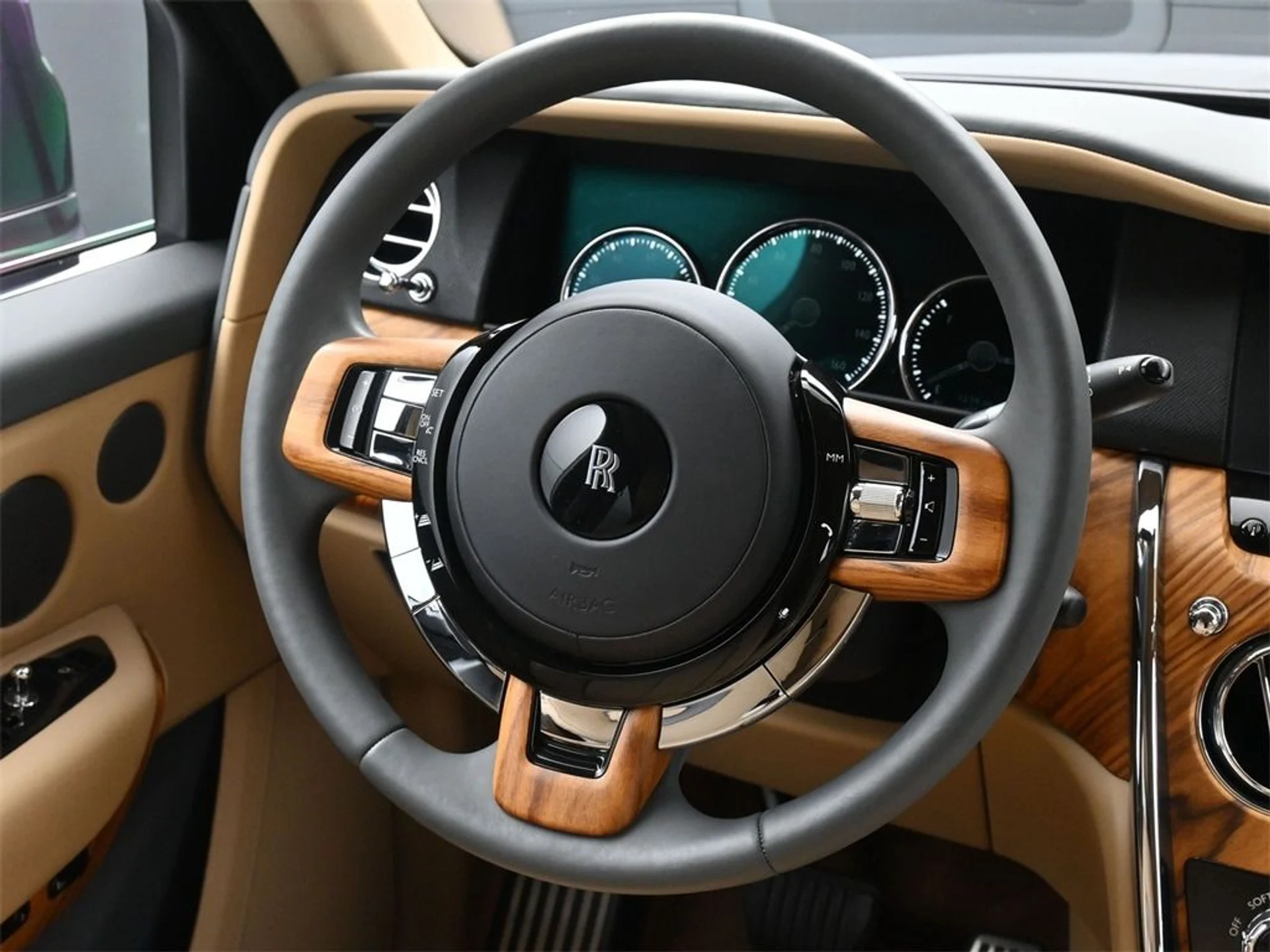 mph019_3467222940_fe9876eafb4a3e37ff6d73ec0c55be00x_e6309daba0