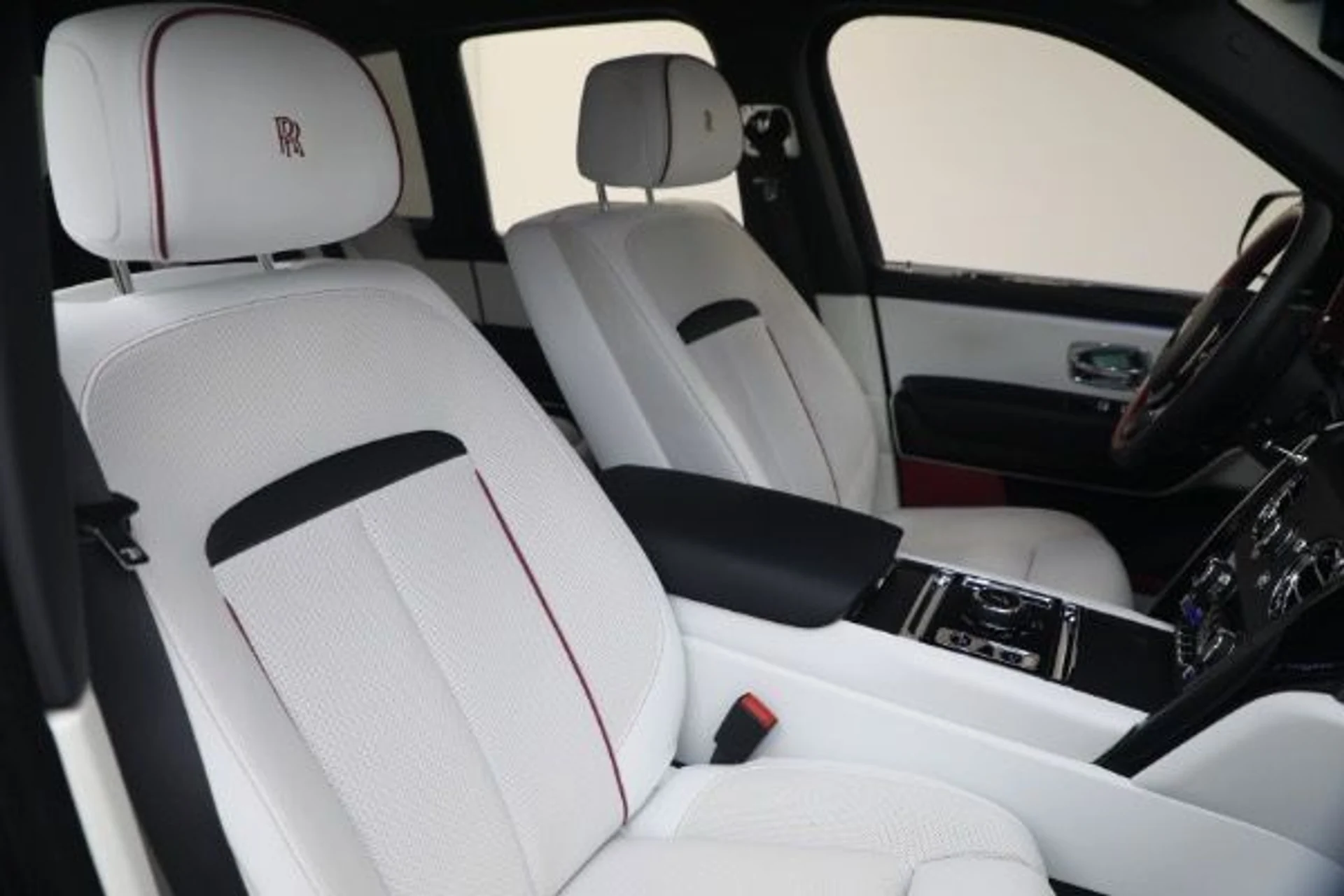 mph019_3468761470_Used_2025_Rolls_Royce_Black_Badge_Cullinan_7853c47184