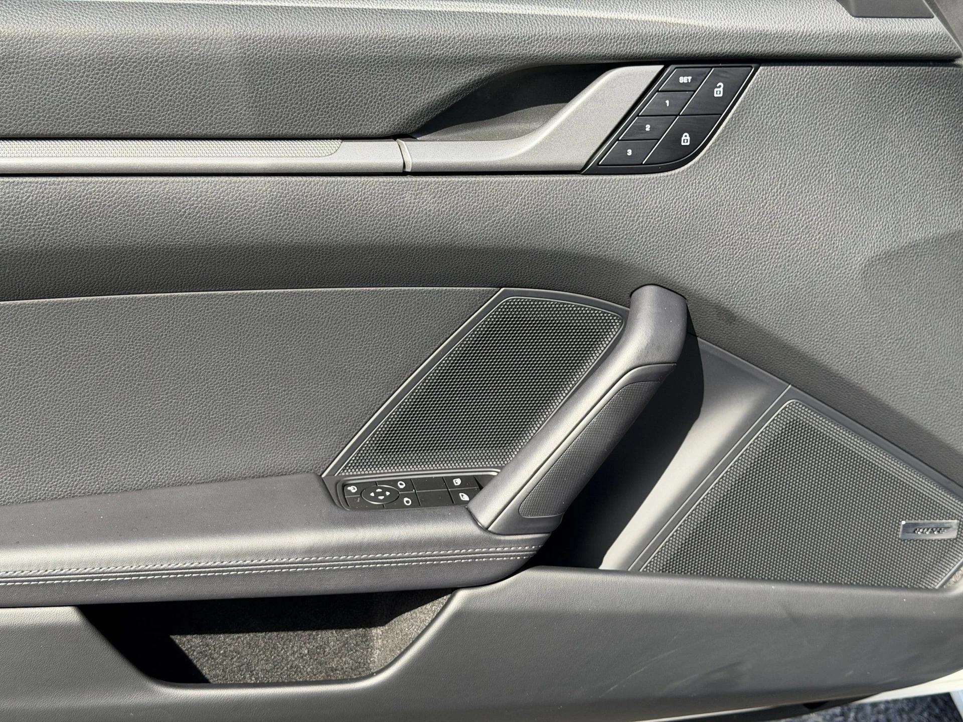 mph019_3469601469_ead1f521030e94054faa9f9c593a1d0ax_5b8545ab9d