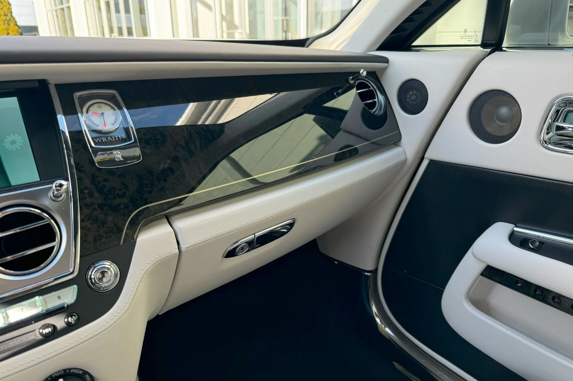 mph019_3471676280_Used_2018_Rolls_Royce_Wraith_1767023392_de992336c3