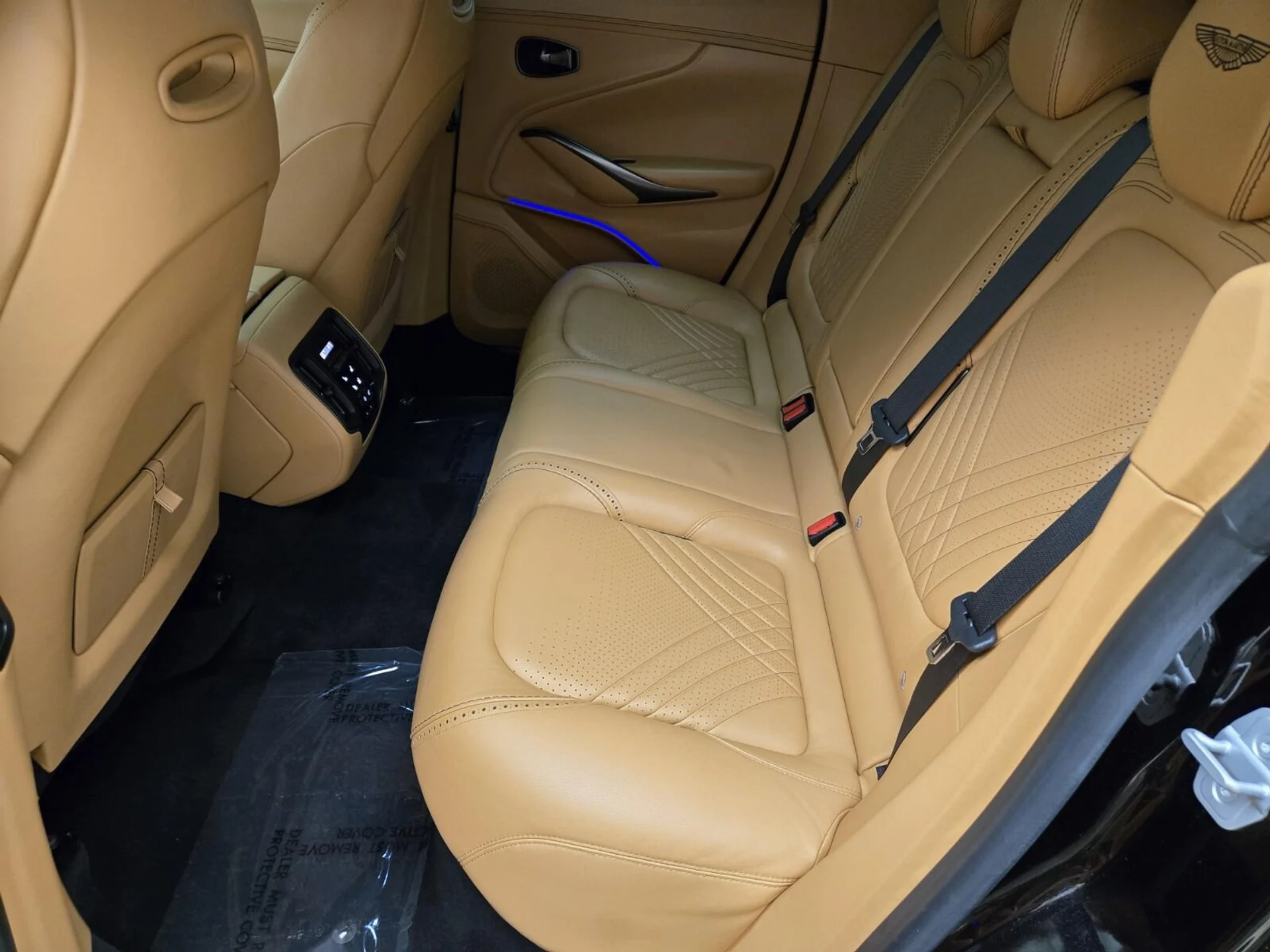 mph019_3472223055_Used_2021_Aston_Martin_DBX_1755328530_ba262b6dc5