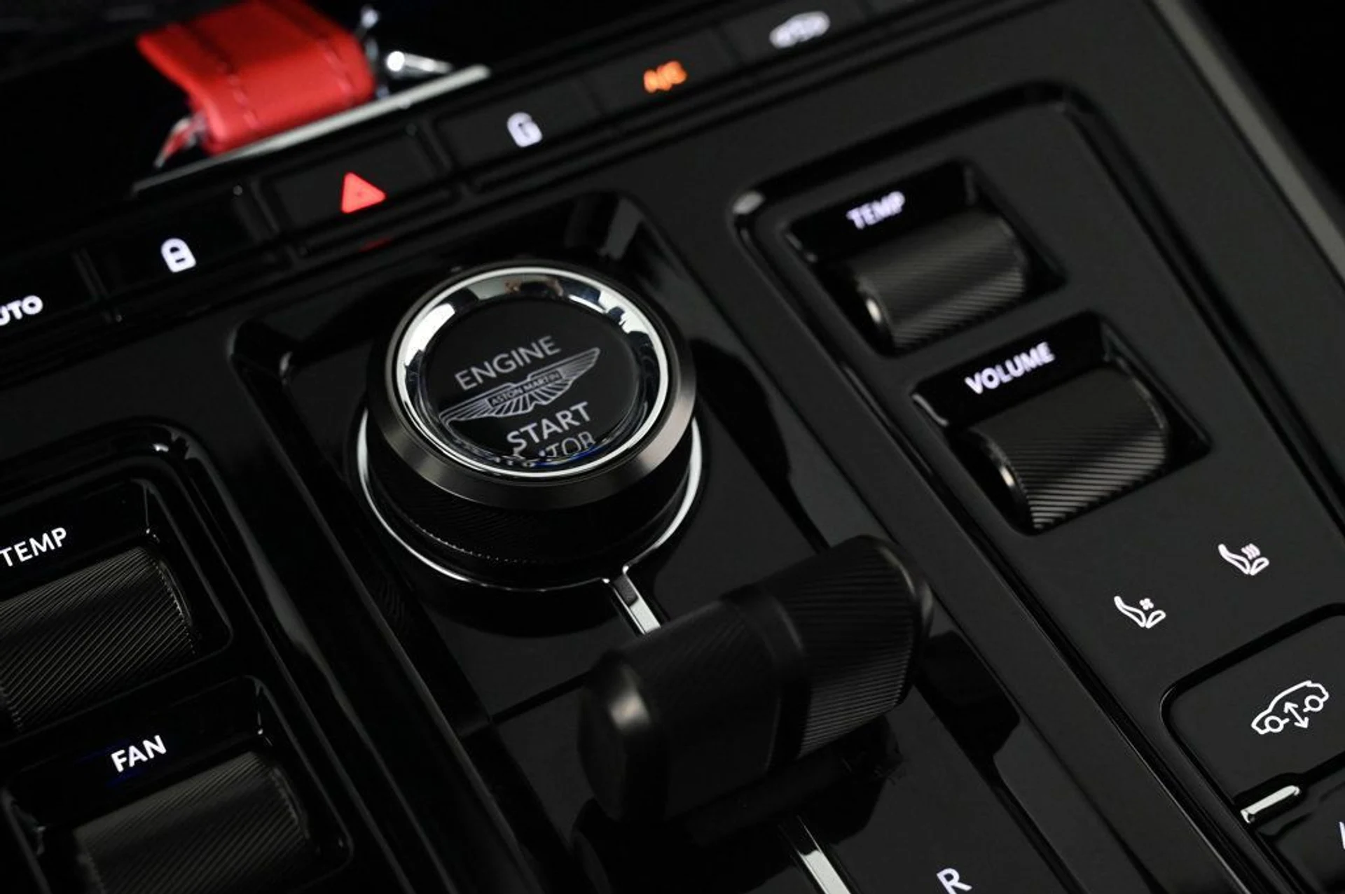 mph019_3472352036_new_2026_aston_martin_dbx_sawd_11350_22961670_20_1024_f4ff0db96d